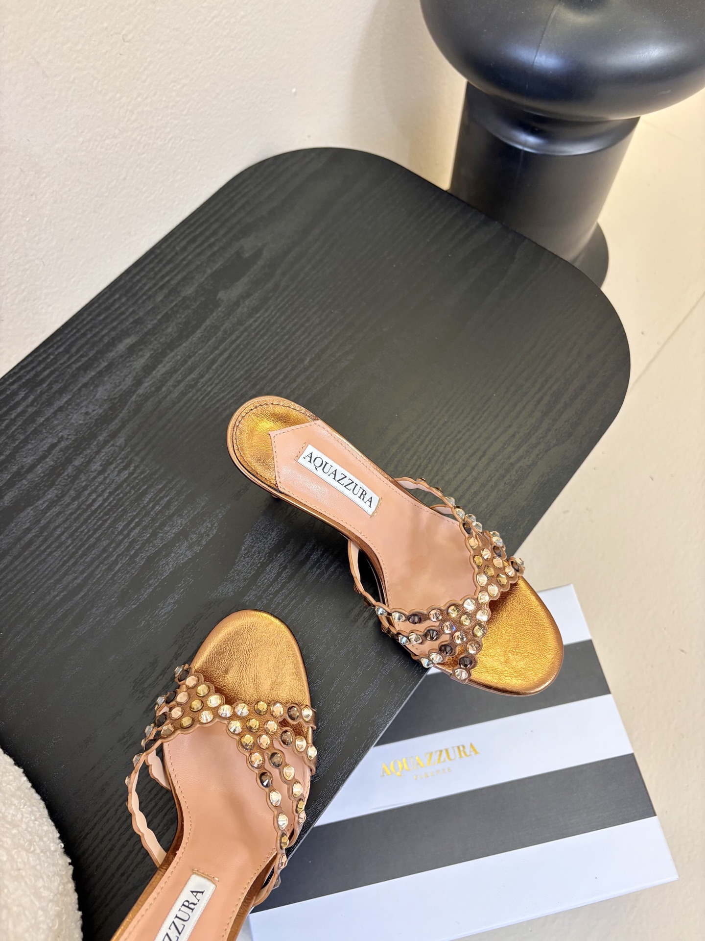 AQUAZZURA大菠萝水钻装饰高跟鞋凉拖2026春夏最新款交叉水钻凉鞋 上脚超级有气质·既简洁又时髦 