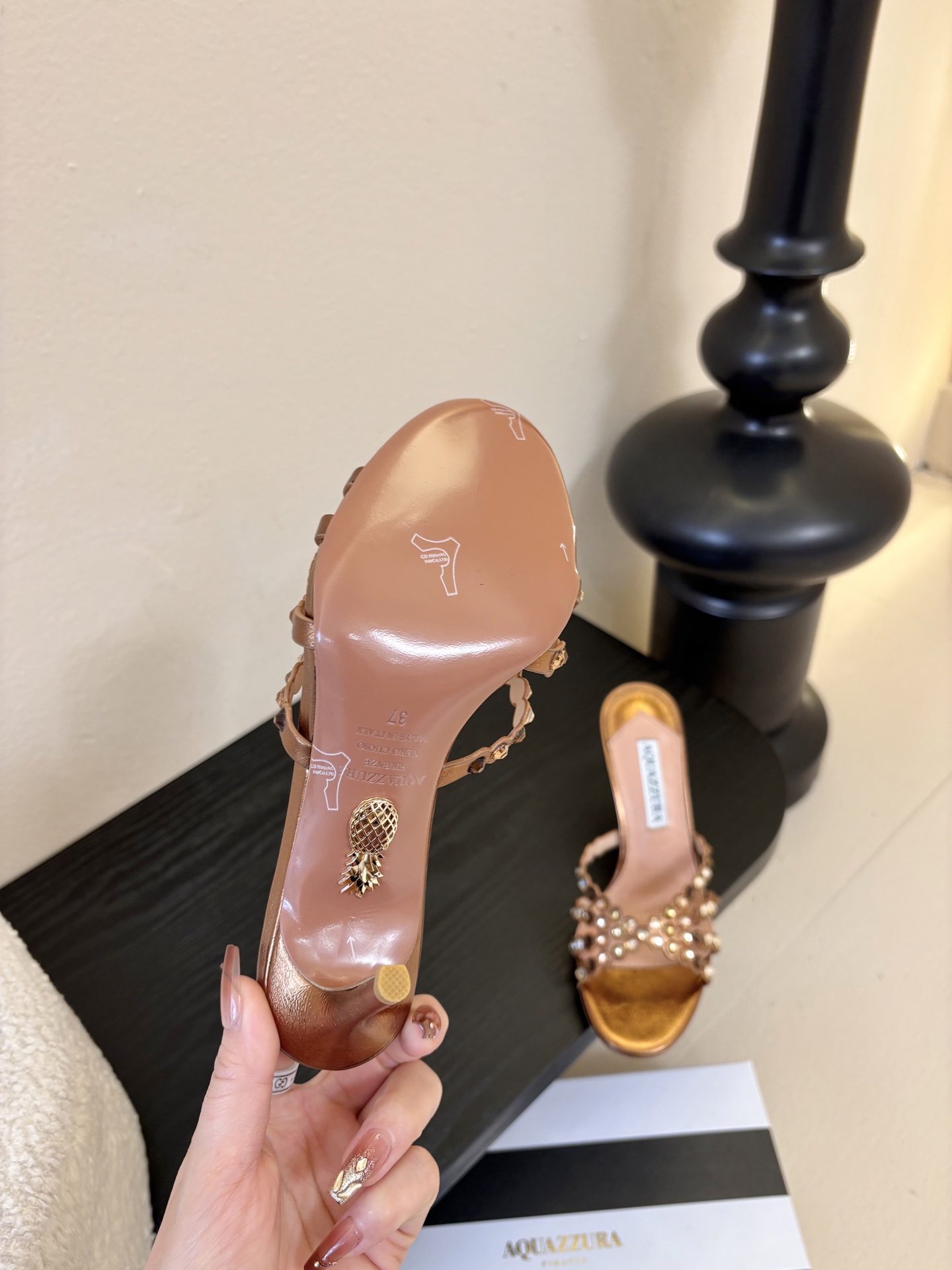 AQUAZZURA大菠萝水钻装饰高跟鞋凉拖2026春夏最新款交叉水钻凉鞋 上脚超级有气质·既简洁又时髦 