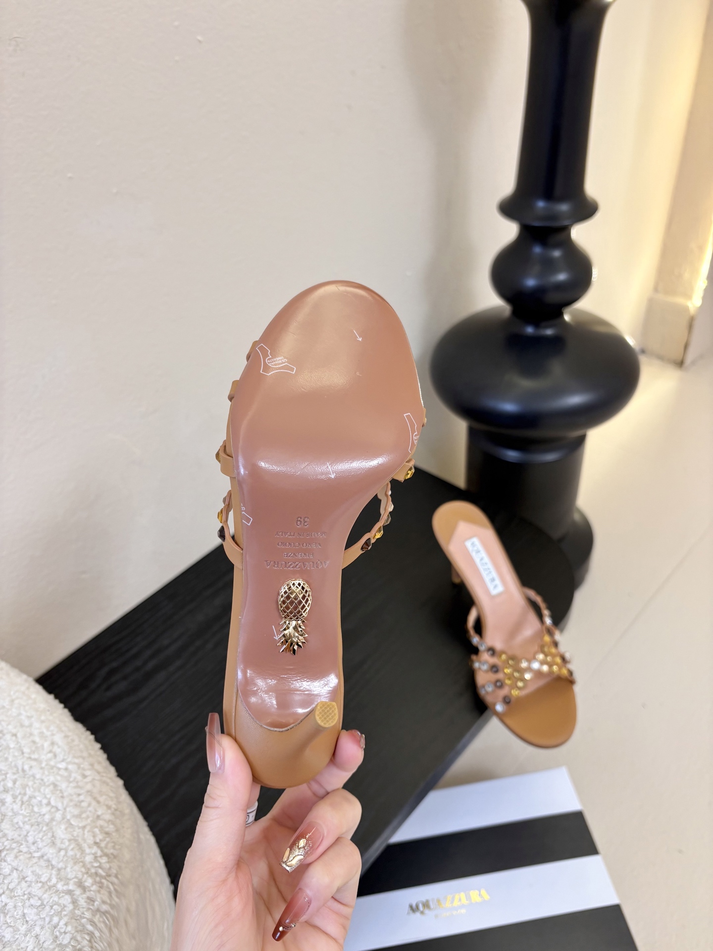 AQUAZZURA大菠萝水钻装饰高跟鞋凉拖2026春夏最新款交叉水钻凉鞋 上脚超级有气质·既简洁又时髦 