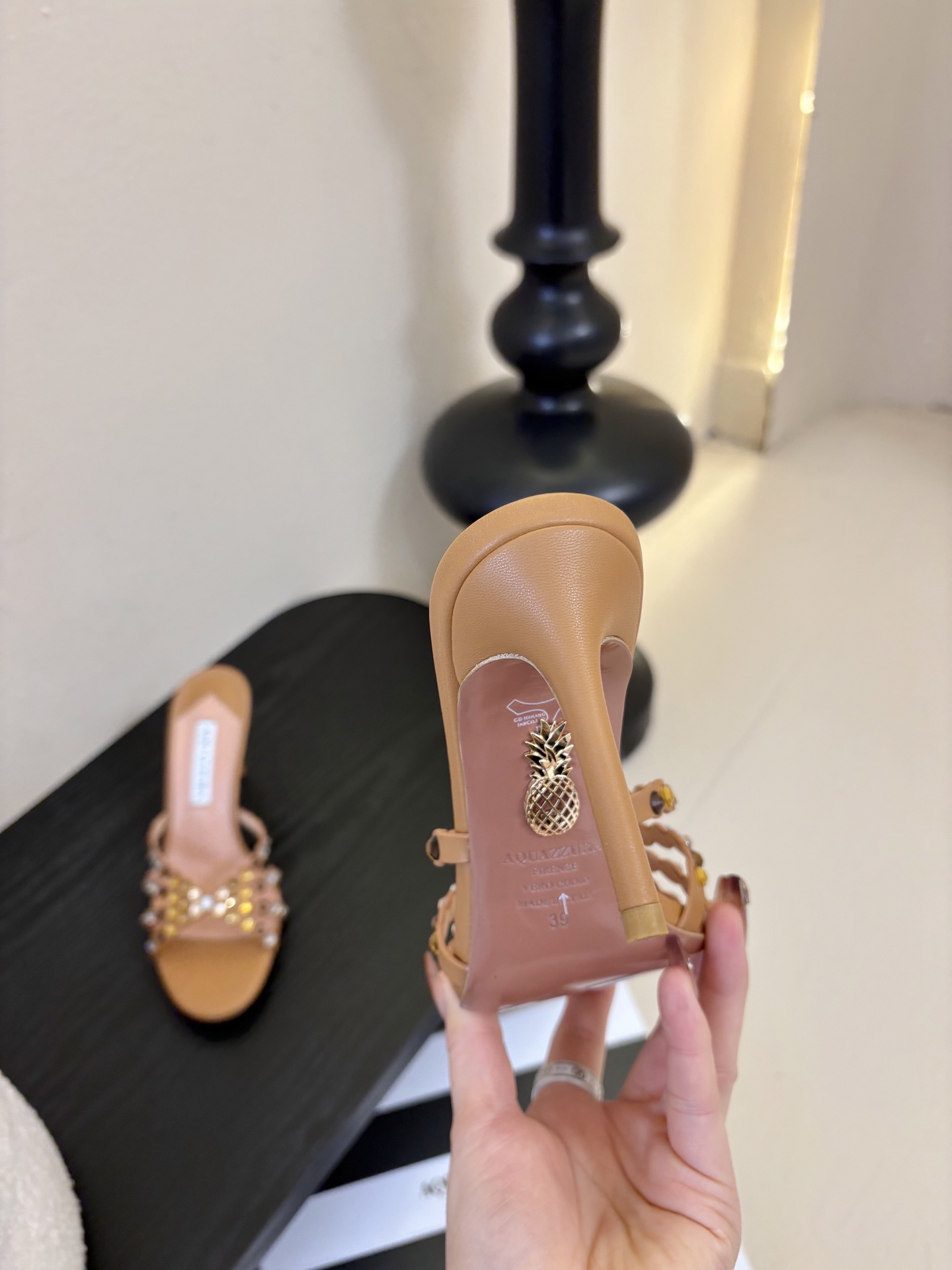 AQUAZZURA大菠萝水钻装饰高跟鞋凉拖2026春夏最新款交叉水钻凉鞋 上脚超级有气质·既简洁又时髦 