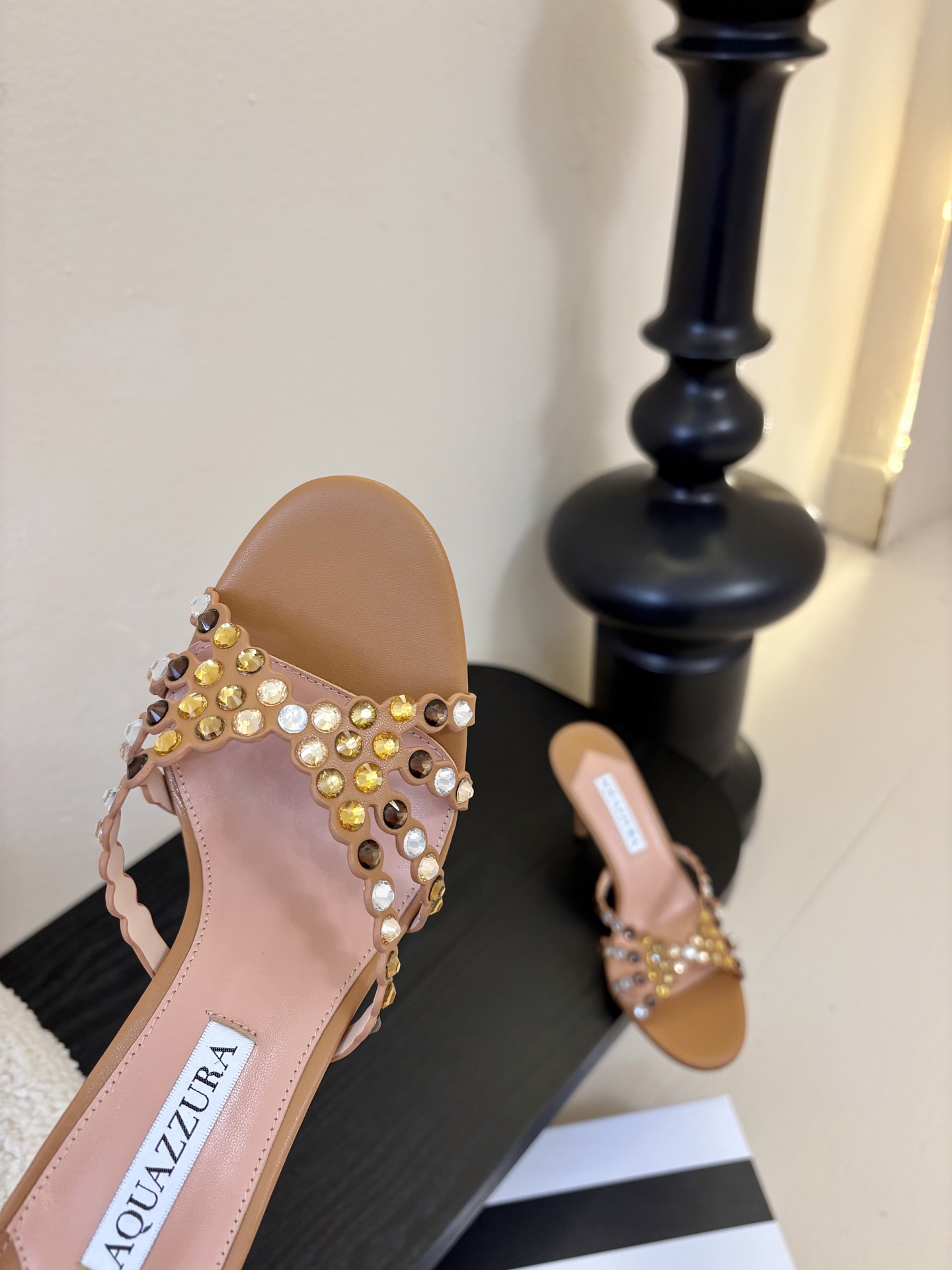 AQUAZZURA大菠萝水钻装饰高跟鞋凉拖2026春夏最新款交叉水钻凉鞋 上脚超级有气质·既简洁又时髦 