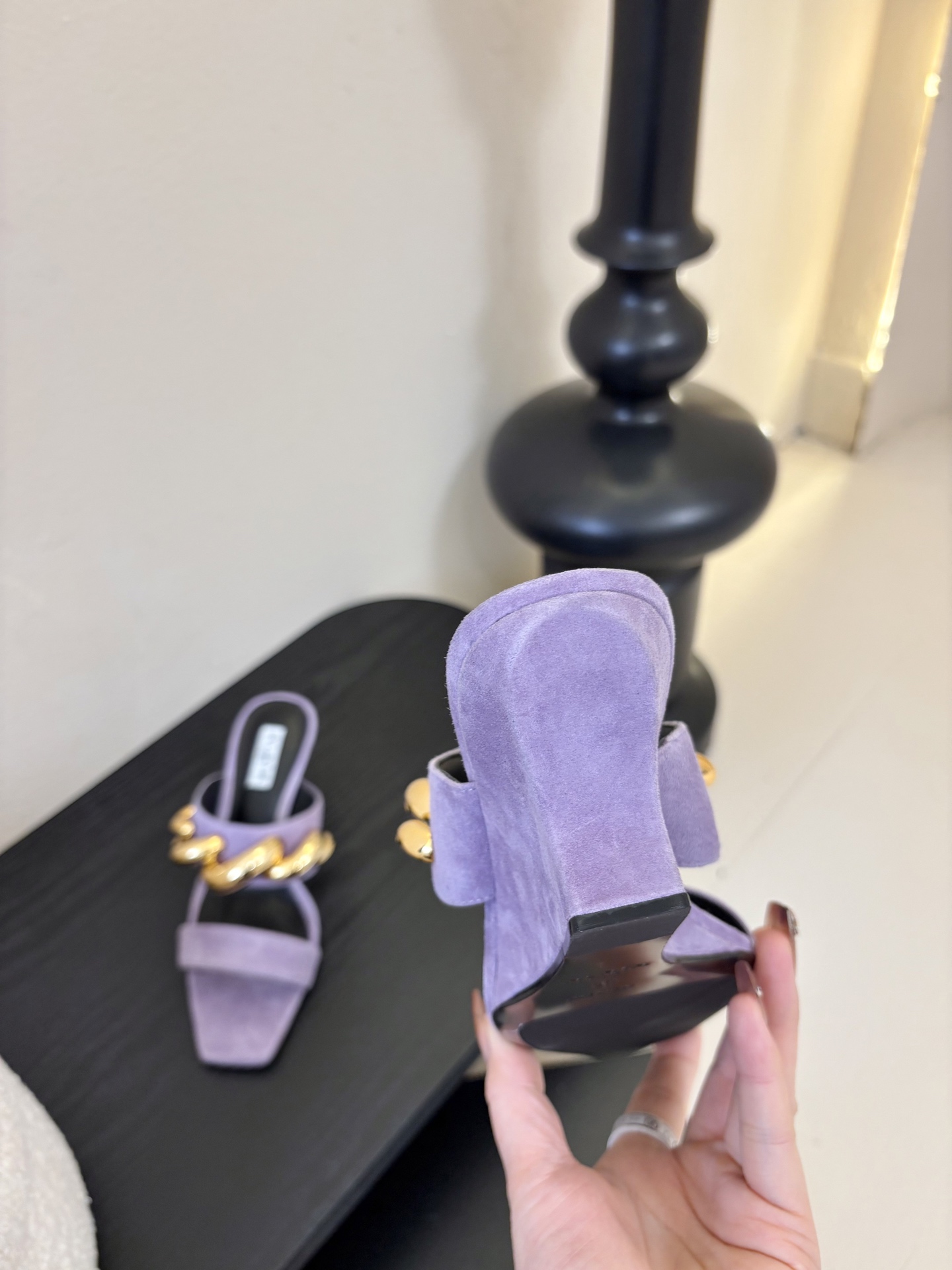 ALAiAI 26c new arrival～链条高跟凉拖Alaia高跟凉拖，搭配金色链条，简约又超有辨