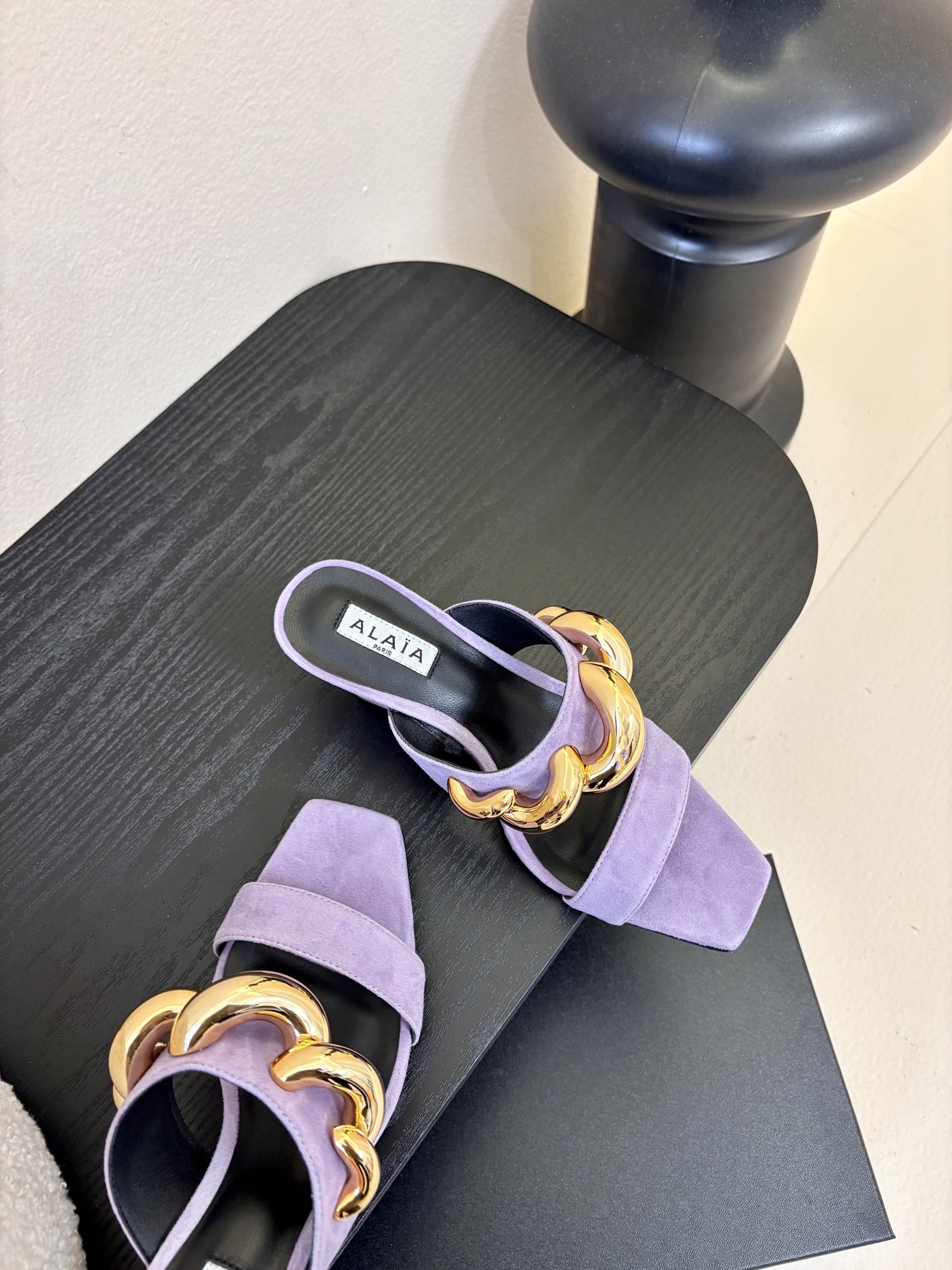 ALAiAI 26c new arrival～链条高跟凉拖Alaia高跟凉拖，搭配金色链条，简约又超有辨