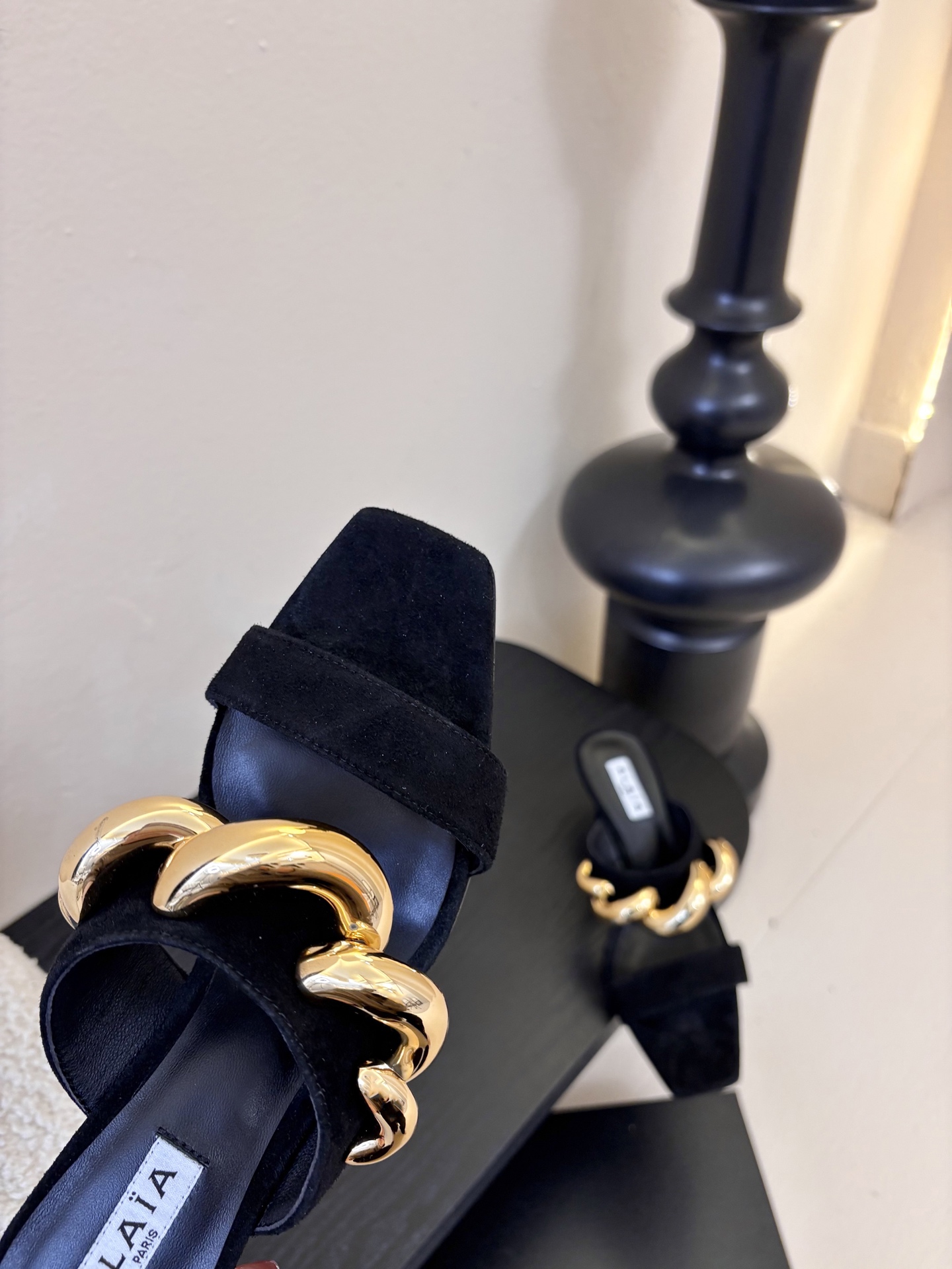ALAiAI 26c new arrival～链条高跟凉拖Alaia高跟凉拖，搭配金色链条，简约又超有辨