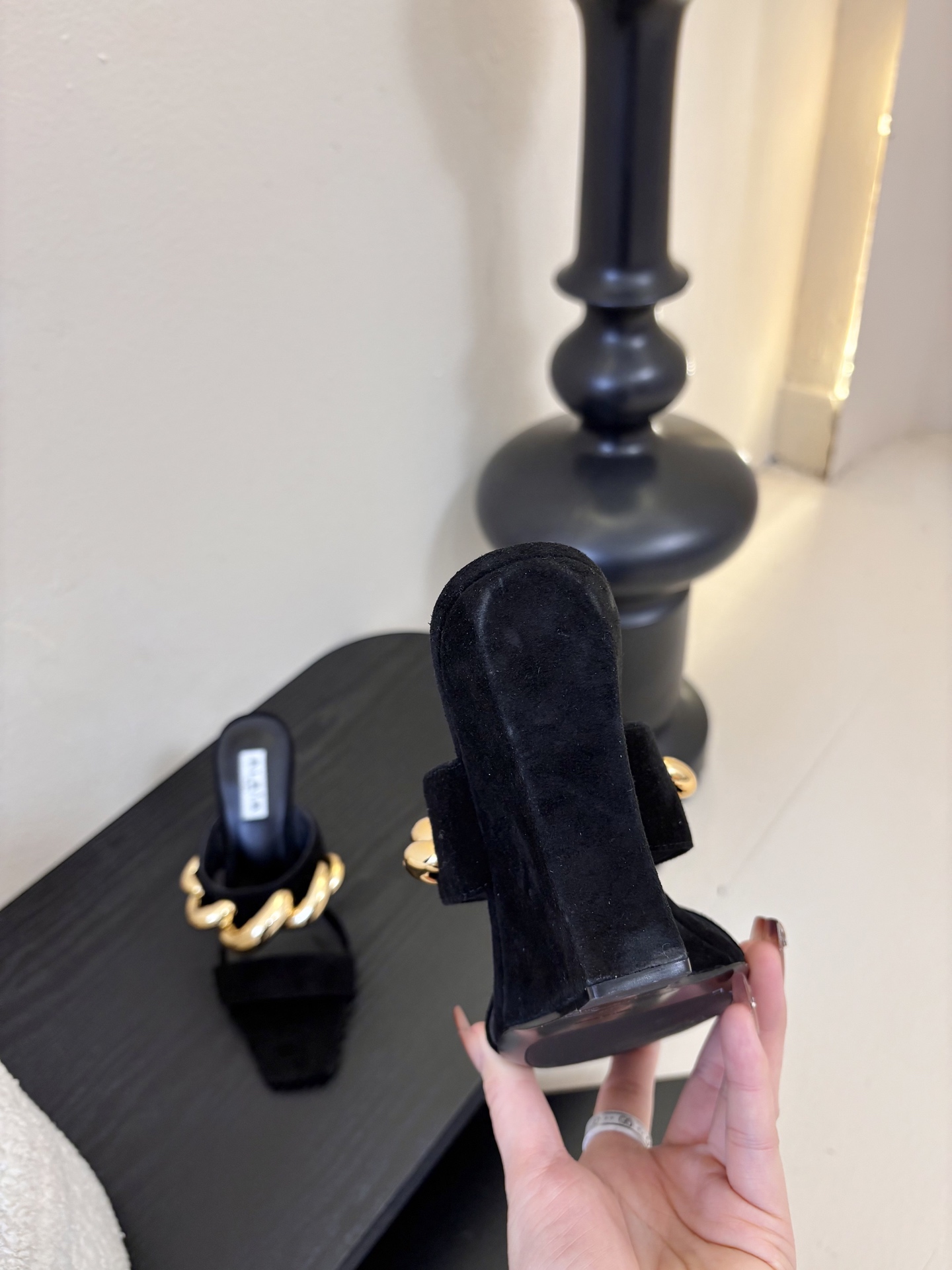 ALAiAI 26c new arrival～链条高跟凉拖Alaia高跟凉拖，搭配金色链条，简约又超有辨