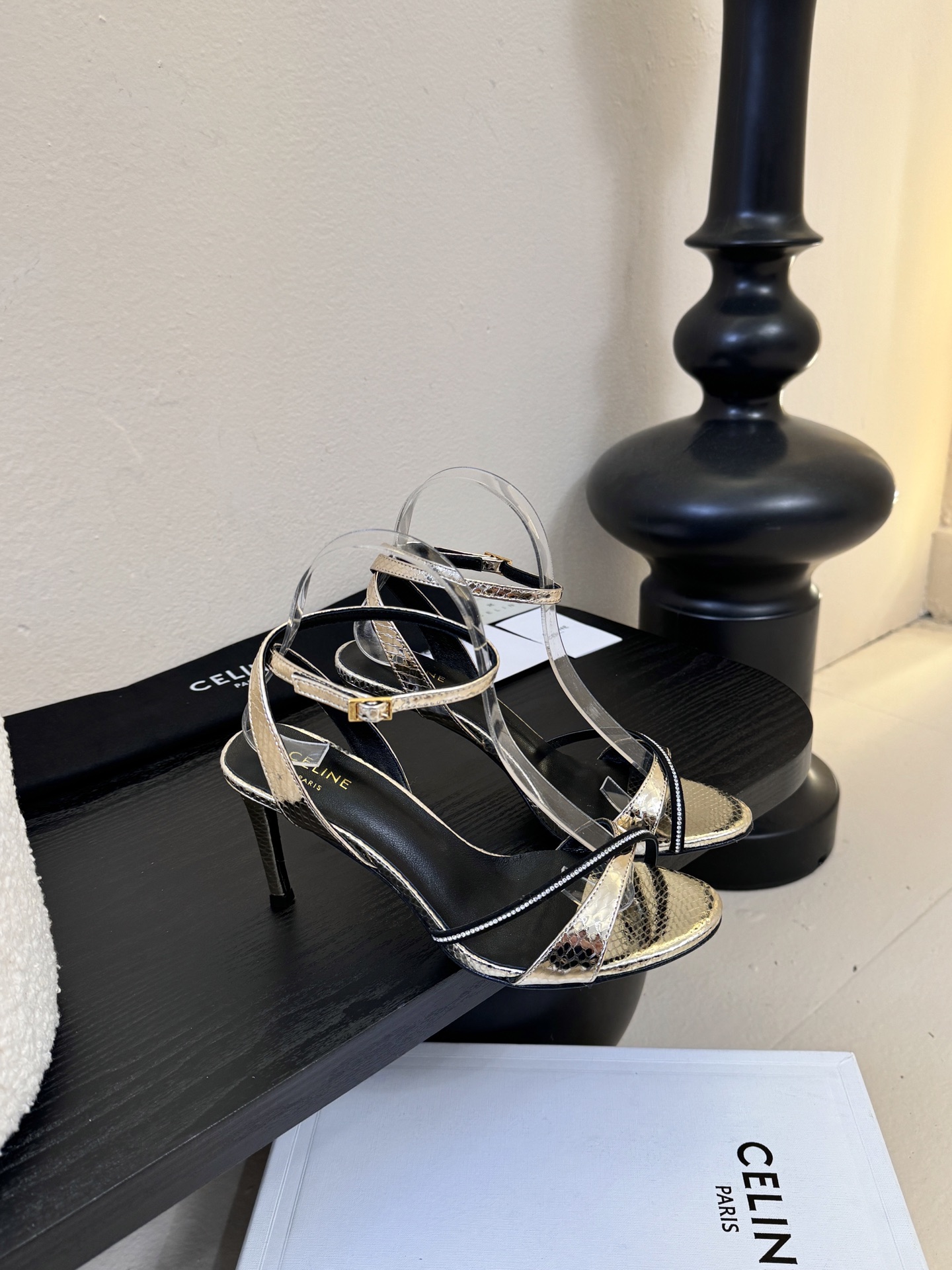 8.5跟CELINE思琳2026春夏最新走秀款高跟时装鞋 超多网红时尚博主种草 高级感舒适，配女神们的半