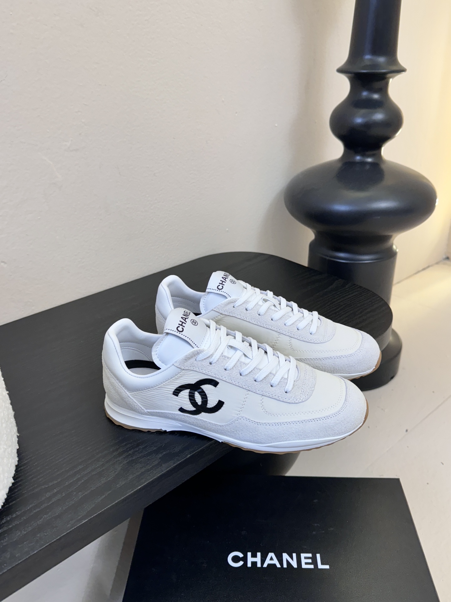 CHANEL/香奈儿2026新款小香风麂皮圆头熊猫菱格厚底运动鞋时尚增高鞋休闲鞋德训鞋面料：磨砂牛皮➕布