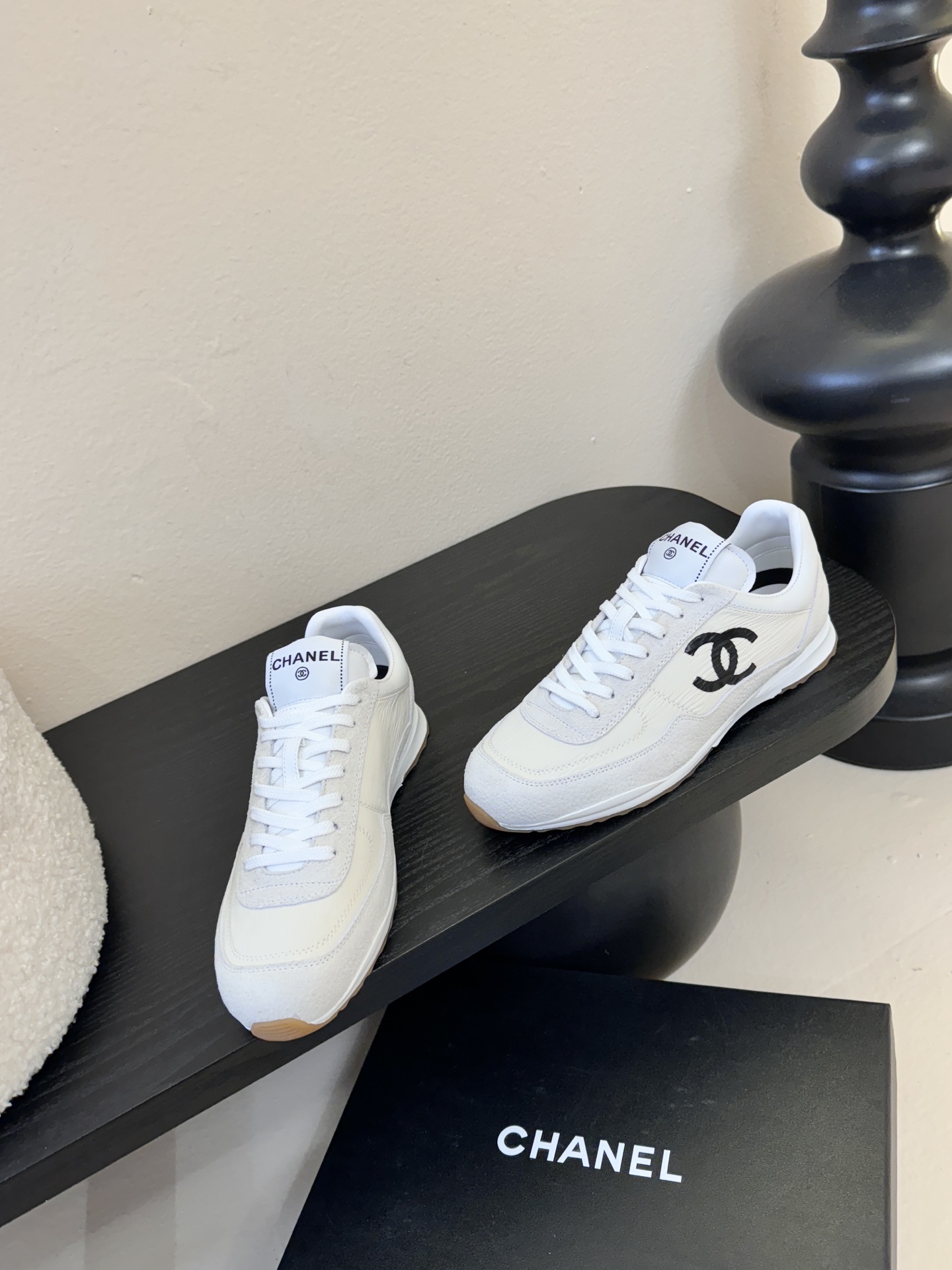 CHANEL/香奈儿2026新款小香风麂皮圆头熊猫菱格厚底运动鞋时尚增高鞋休闲鞋德训鞋面料：磨砂牛皮➕布