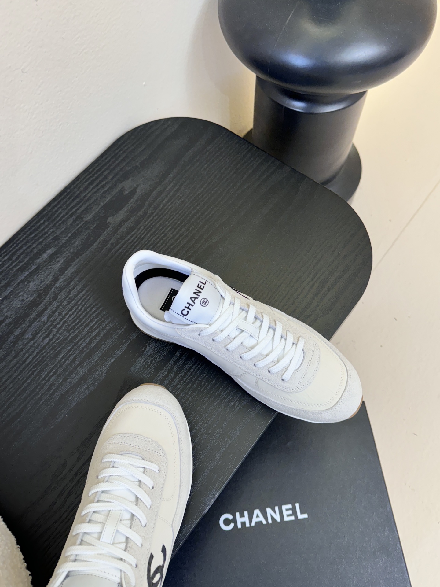 CHANEL/香奈儿2026新款小香风麂皮圆头熊猫菱格厚底运动鞋时尚增高鞋休闲鞋德训鞋面料：磨砂牛皮➕布