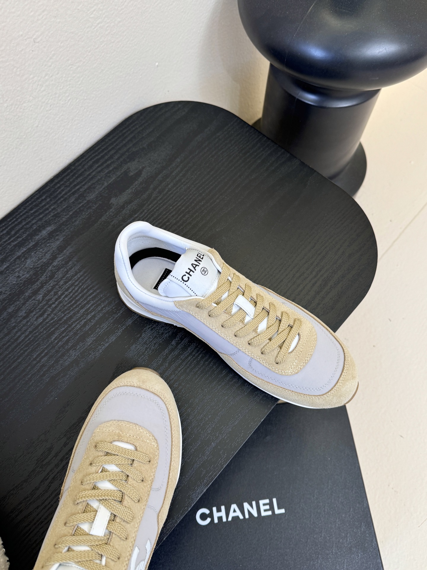 CHANEL/香奈儿2026新款小香风麂皮圆头熊猫菱格厚底运动鞋时尚增高鞋休闲鞋德训鞋面料：磨砂牛皮➕布