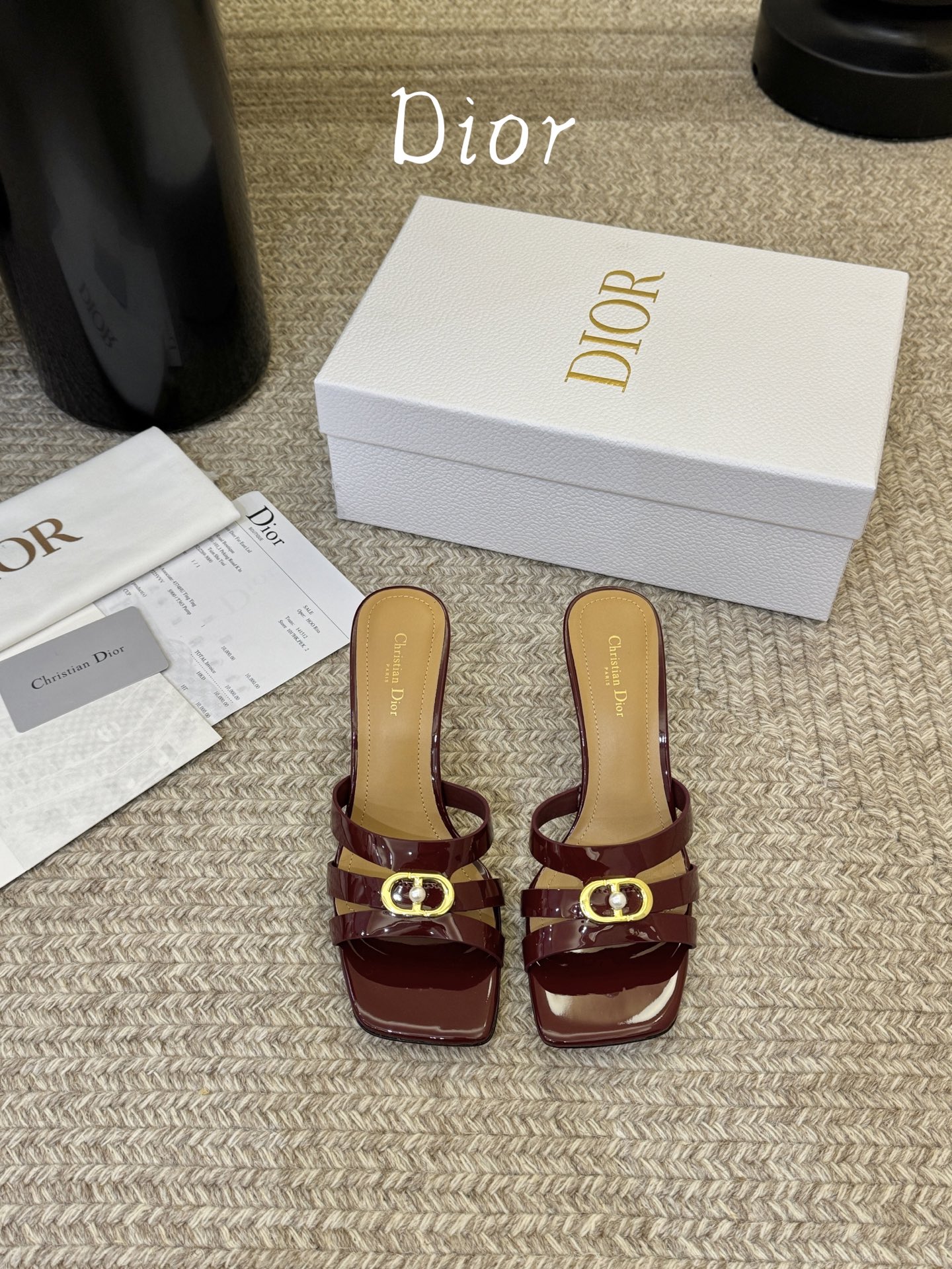 Dior | 迪奥早春新品走秀款假风平底拖鞋！ 硬货上新🆕❥代购级别！高级感十足！国内外博主刷爆的一款，