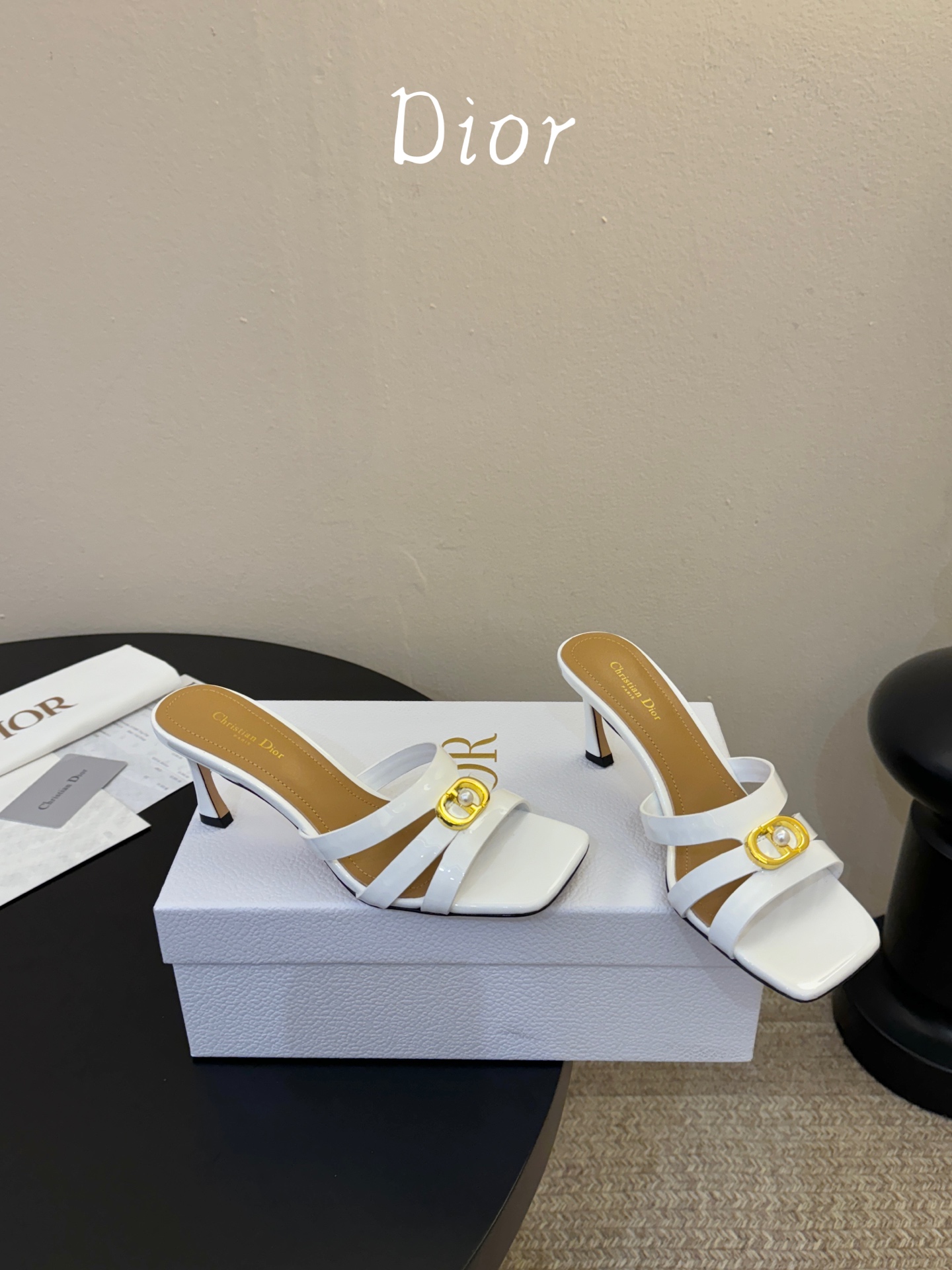 Dior | 迪奥早春新品走秀款假风平底拖鞋！ 硬货上新🆕❥代购级别！高级感十足！国内外博主刷爆的一款，