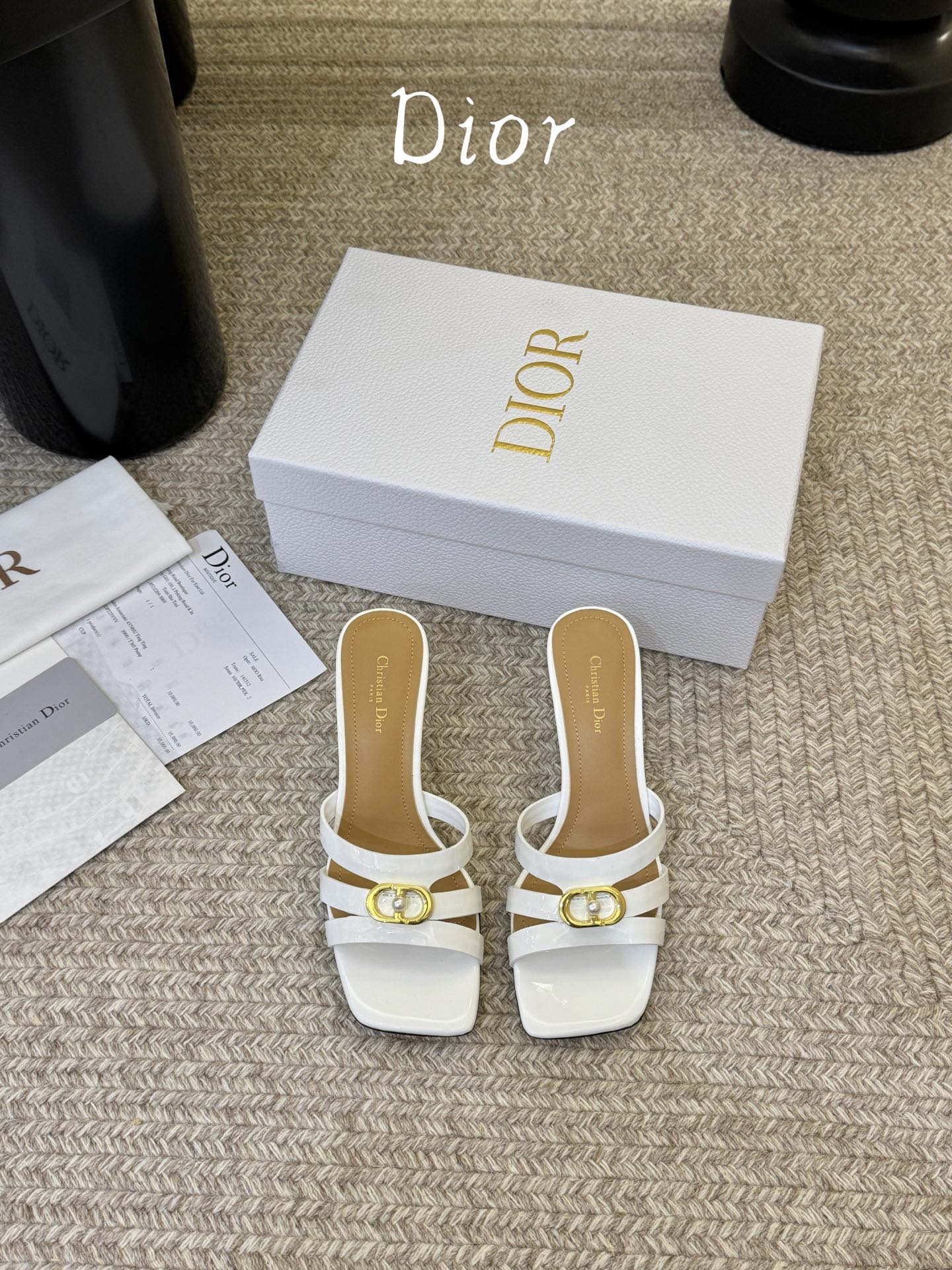 Dior | 迪奥早春新品走秀款假风平底拖鞋！ 硬货上新🆕❥代购级别！高级感十足！国内外博主刷爆的一款，