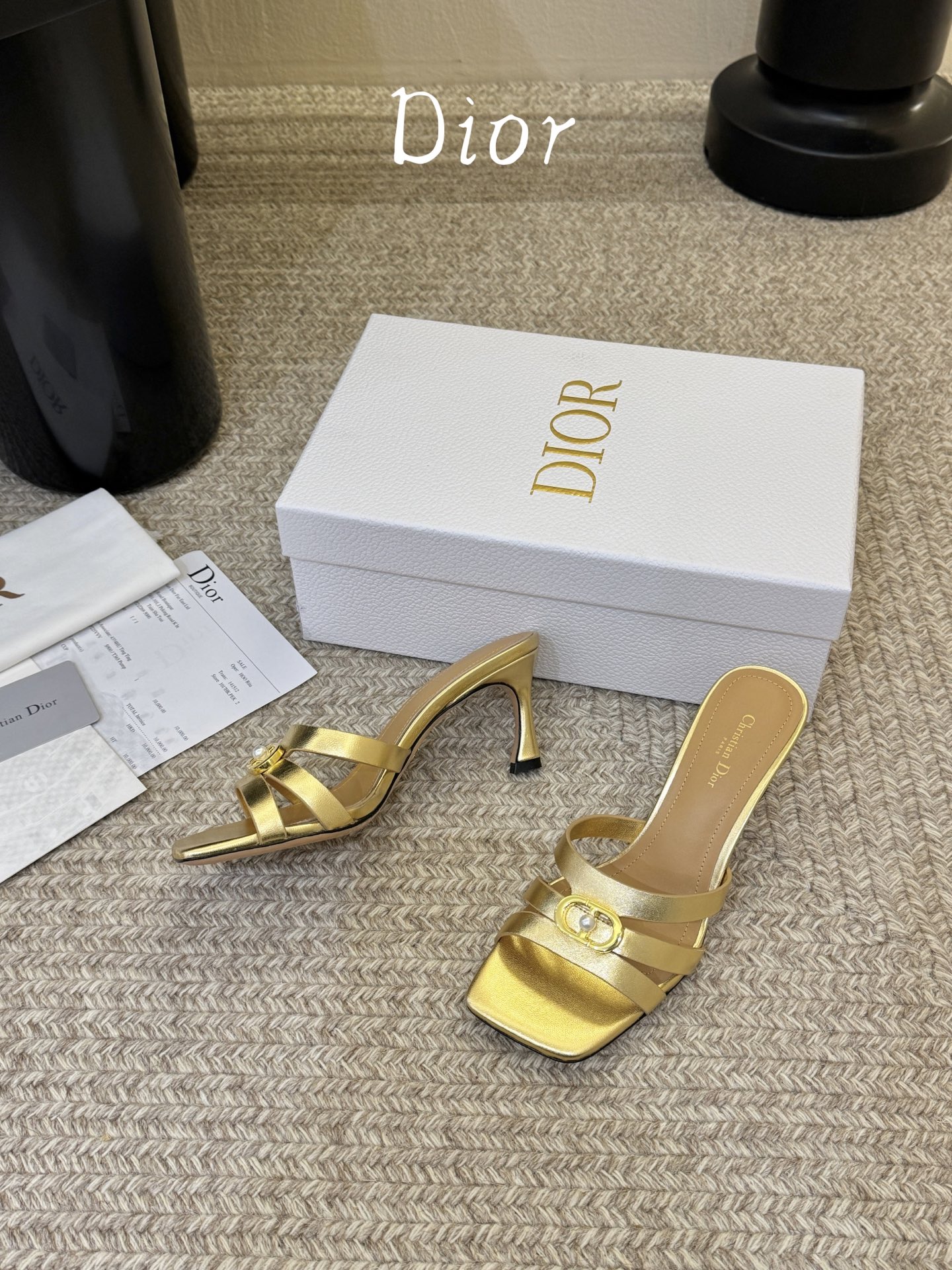 Dior | 迪奥早春新品走秀款假风平底拖鞋！ 硬货上新🆕❥代购级别！高级感十足！国内外博主刷爆的一款，