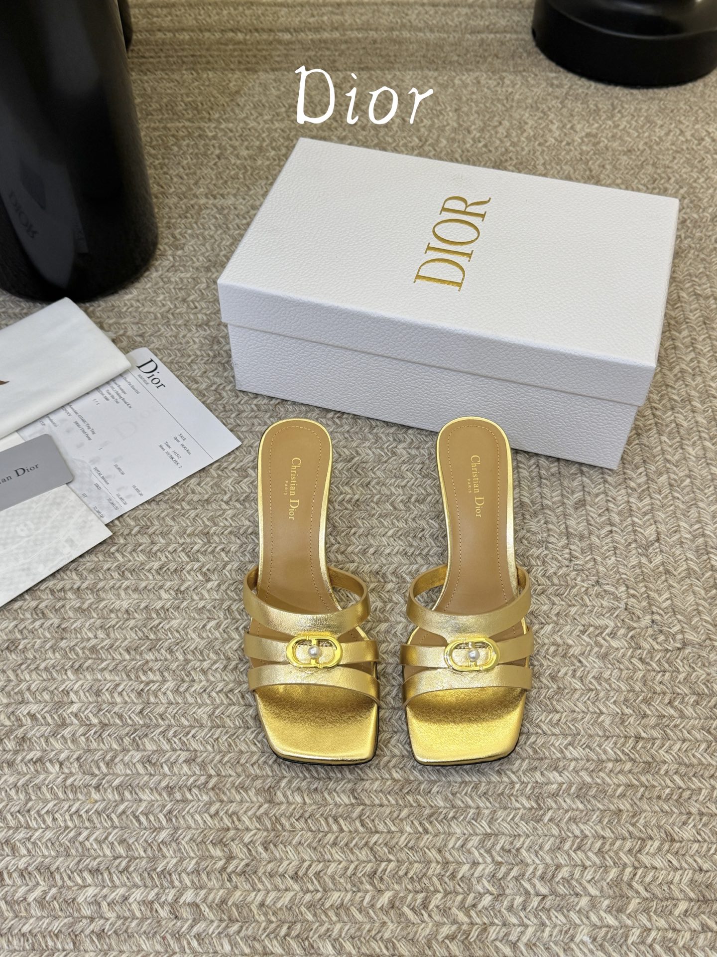 Dior | 迪奥早春新品走秀款假风平底拖鞋！ 硬货上新🆕❥代购级别！高级感十足！国内外博主刷爆的一款，