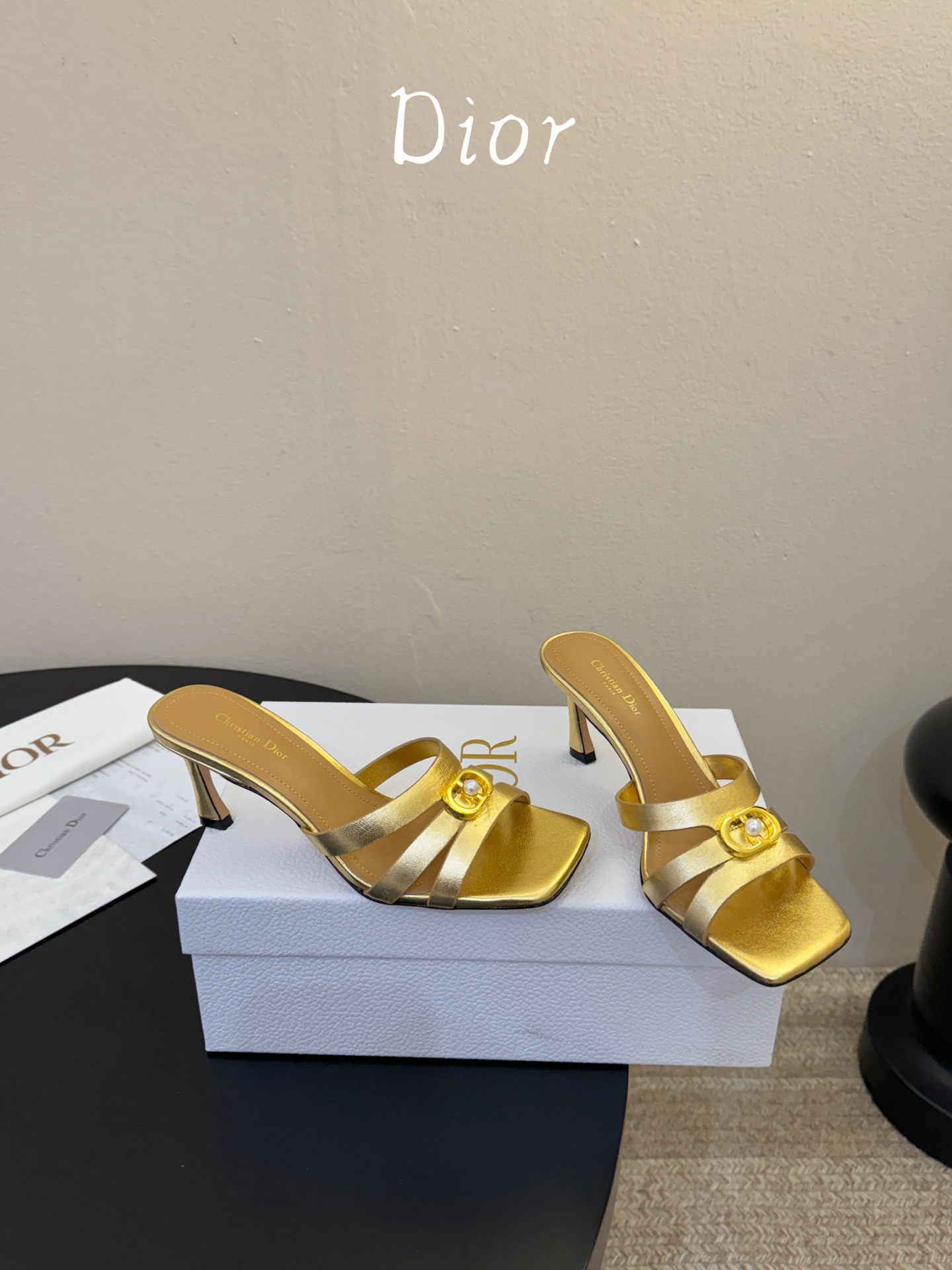 Dior | 迪奥早春新品走秀款假风平底拖鞋！ 硬货上新🆕❥代购级别！高级感十足！国内外博主刷爆的一款，