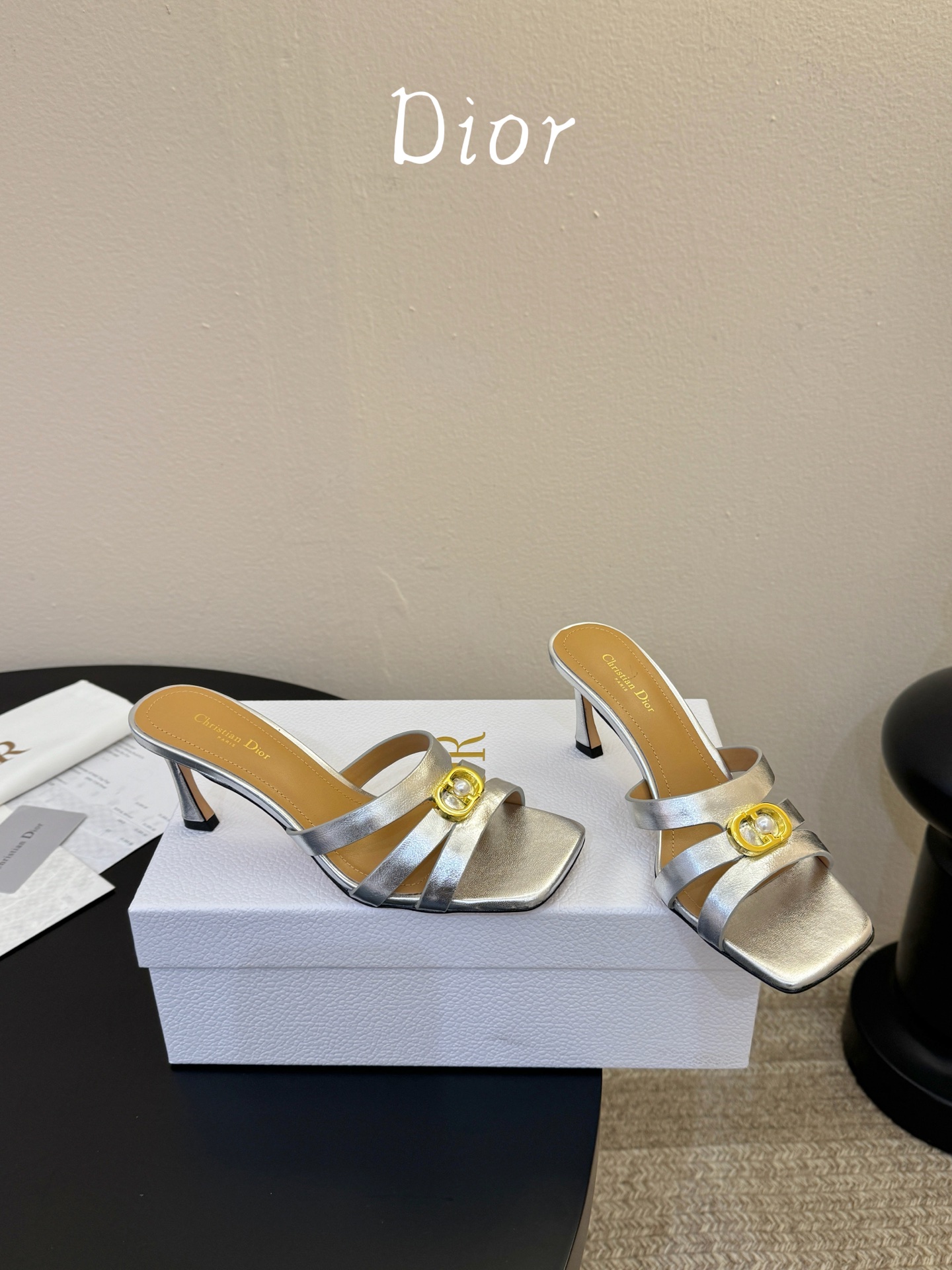 Dior | 迪奥早春新品走秀款假风平底拖鞋！ 硬货上新🆕❥代购级别！高级感十足！国内外博主刷爆的一款，