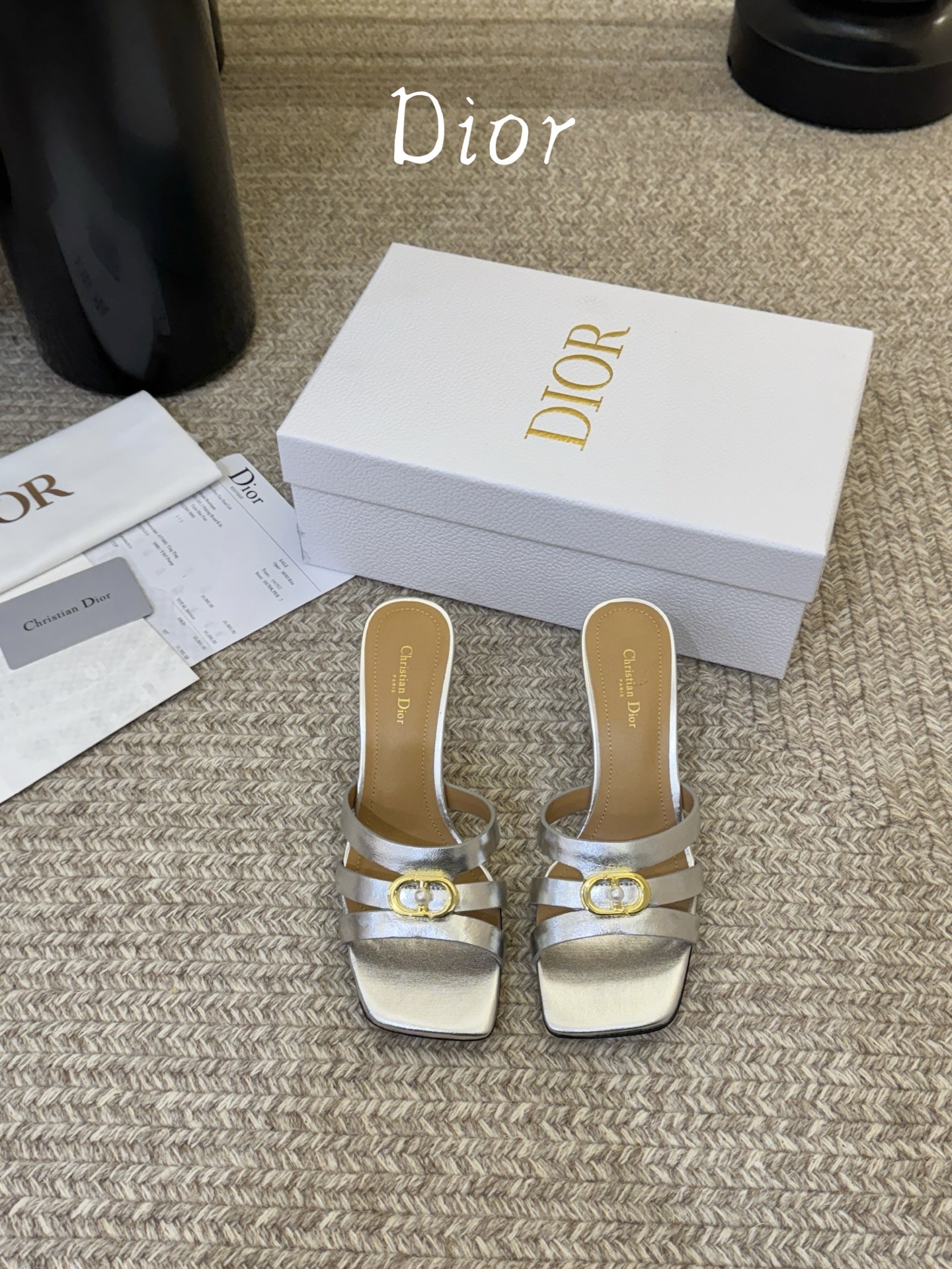 Dior | 迪奥早春新品走秀款假风平底拖鞋！ 硬货上新🆕❥代购级别！高级感十足！国内外博主刷爆的一款，