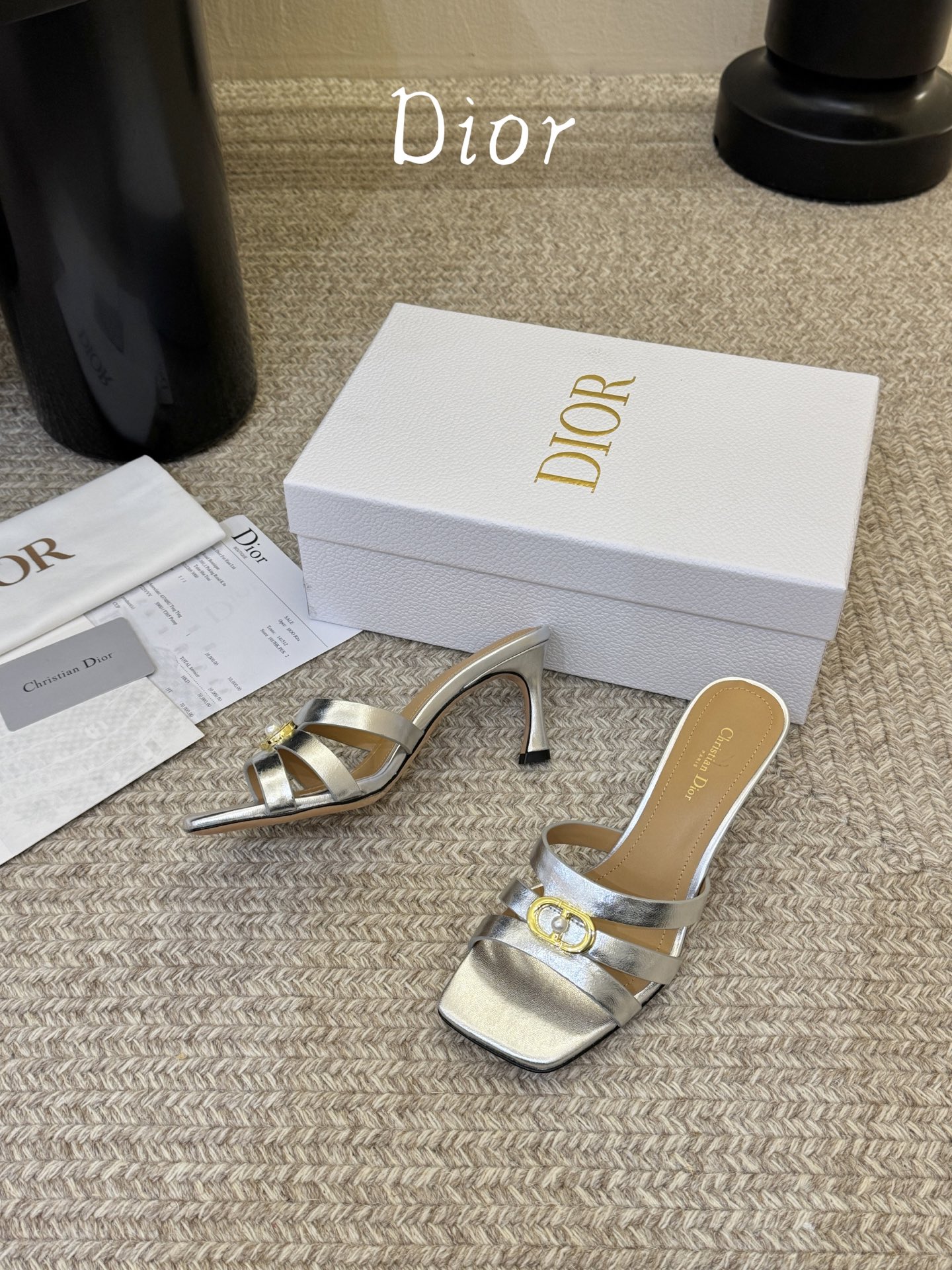 Dior | 迪奥早春新品走秀款假风平底拖鞋！ 硬货上新🆕❥代购级别！高级感十足！国内外博主刷爆的一款，