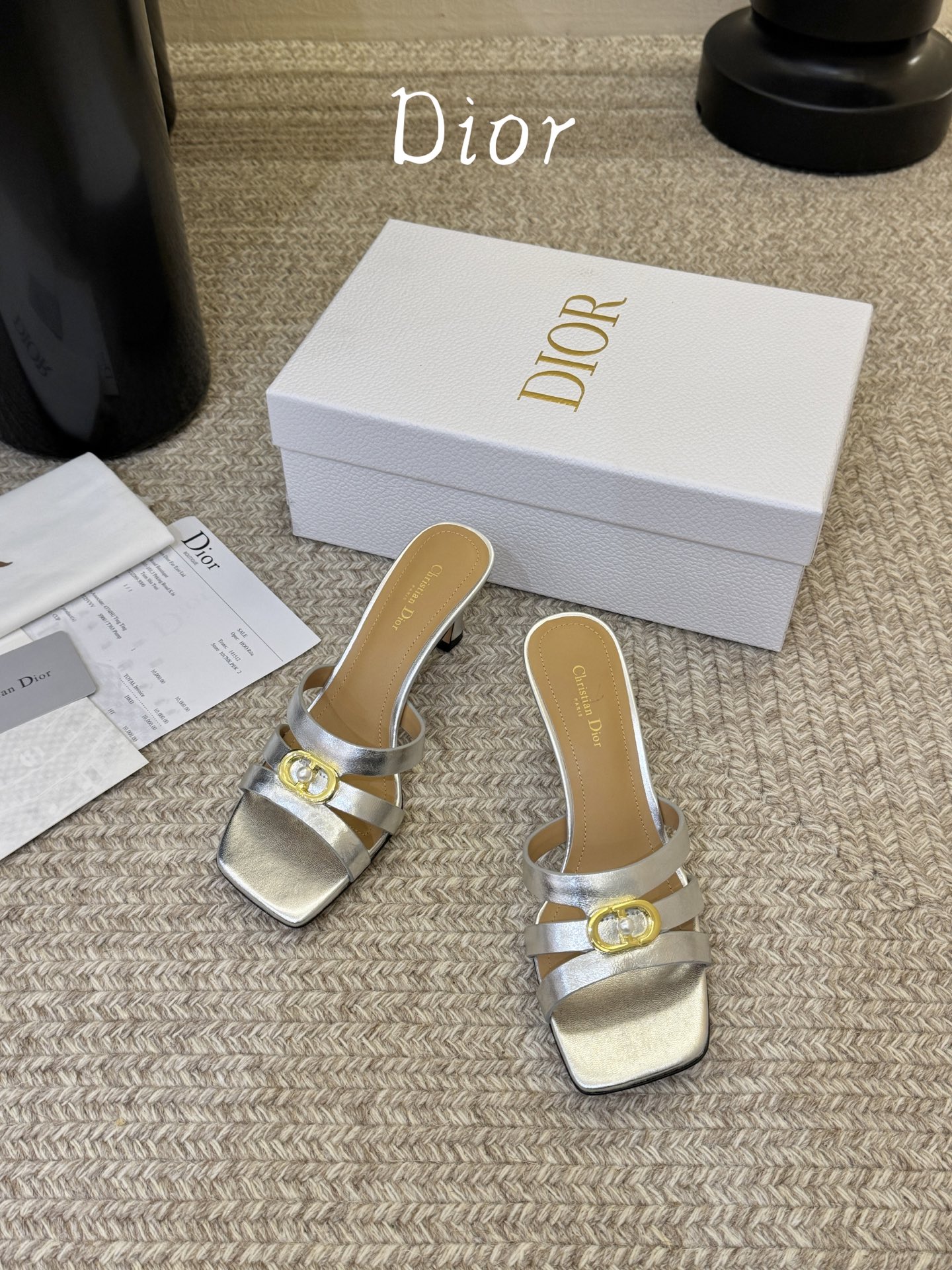Dior | 迪奥早春新品走秀款假风平底拖鞋！ 硬货上新🆕❥代购级别！高级感十足！国内外博主刷爆的一款，