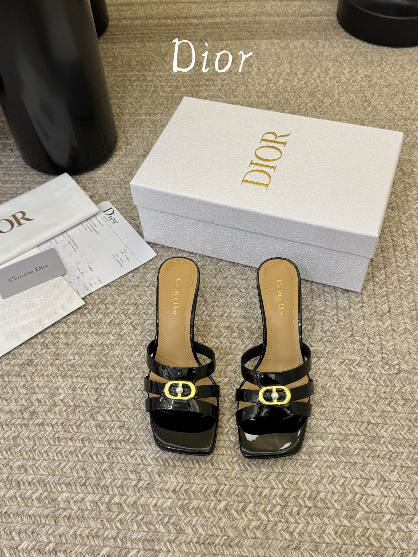 Dior | 迪奥早春新品走秀款假风平底拖鞋！ 硬货上新🆕❥代购级别！高级感十足！国内外博主刷爆的一款，