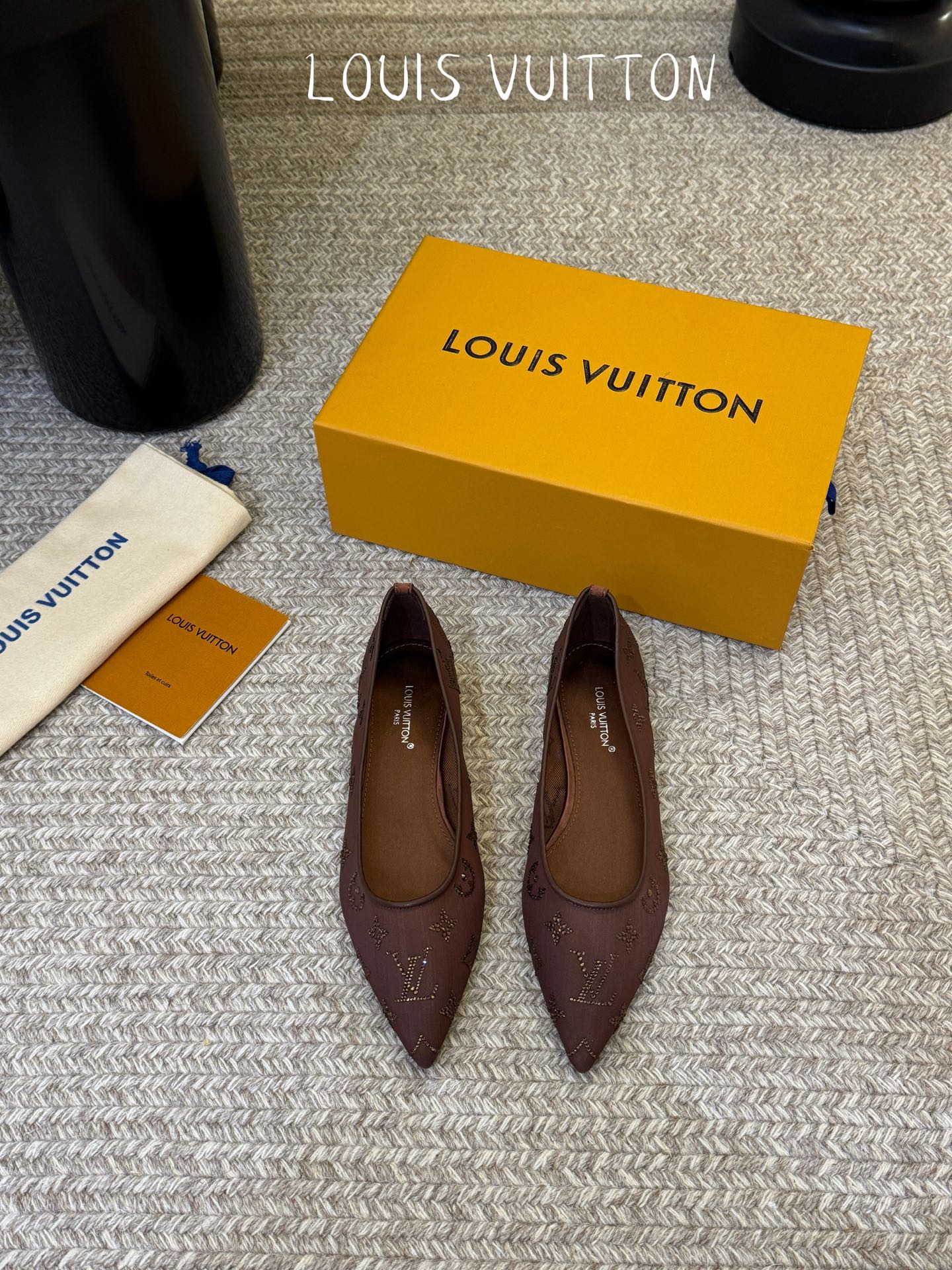NO:747439,LV donkey brand 2026 new model Gala mesh hot diamond high heels. Elegant Monogram made of bright rhinestones. Genuine leather sole. Three heels: flat bottom, 7.5cm and 9.5cm. Color: coffee, burgundy, apricot, black. Regular size: 35-39. Customized 34.40.41.42, high heels, louis vuitton, louis vuitton, high heels.19860909LV驴牌2026年新款 Gala网纱烫钻高跟鞋 由璀璨莱茵石组成Monogram的雅致 真皮底 三个跟:平底,7.5cm和9.5cm 颜色:咖色.酒红.杏色.黑色 正码:35-39订做34.40.41.42,高跟鞋,louis vuitton,louis vuitton,high heels,Women's Shoes