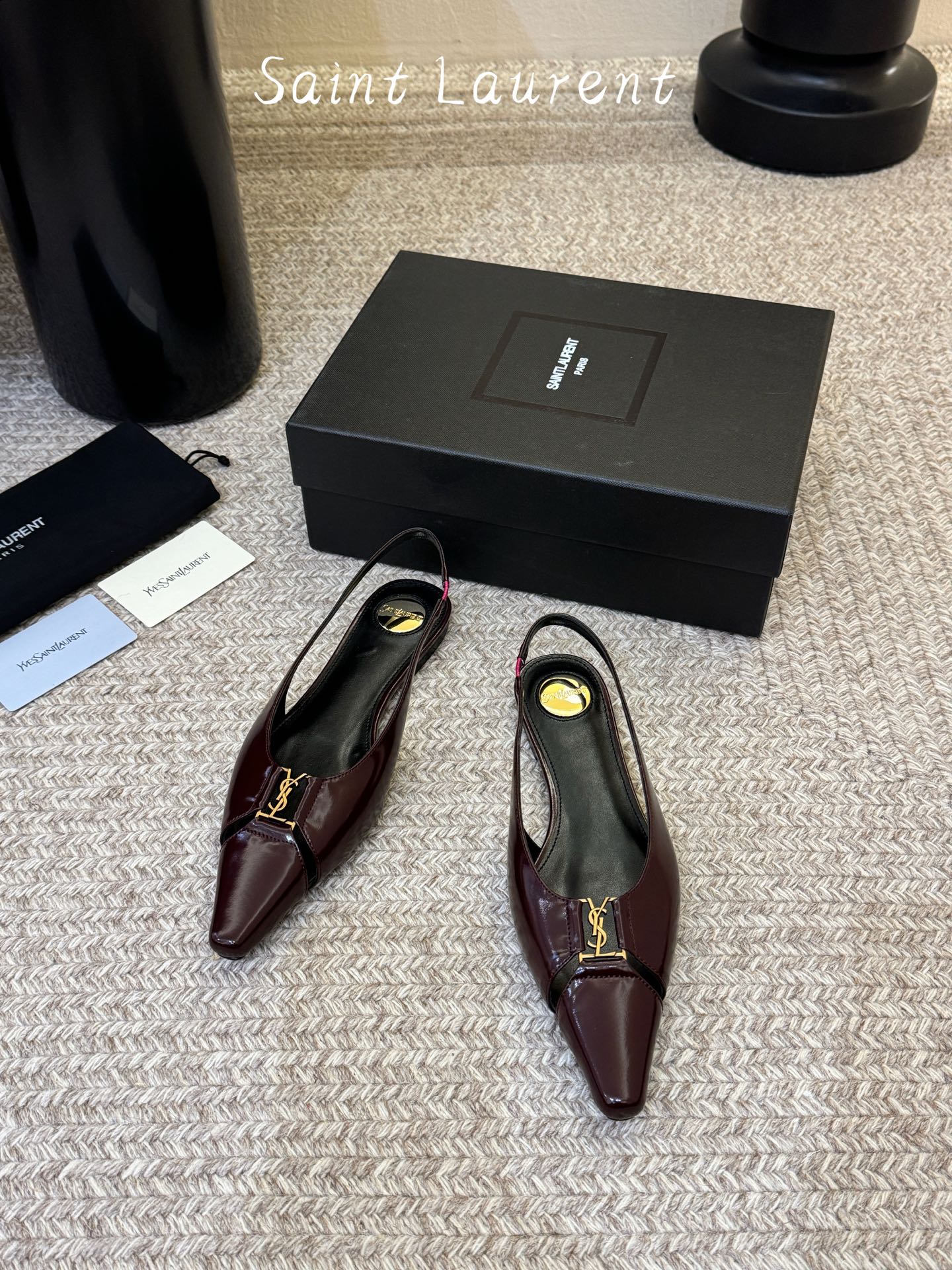 Saint Lauren* 圣罗兰走秀款超尖头平底单鞋走秀款 把美丽刑锯表现的淋漓尽致 姐姐的美丽尤物平