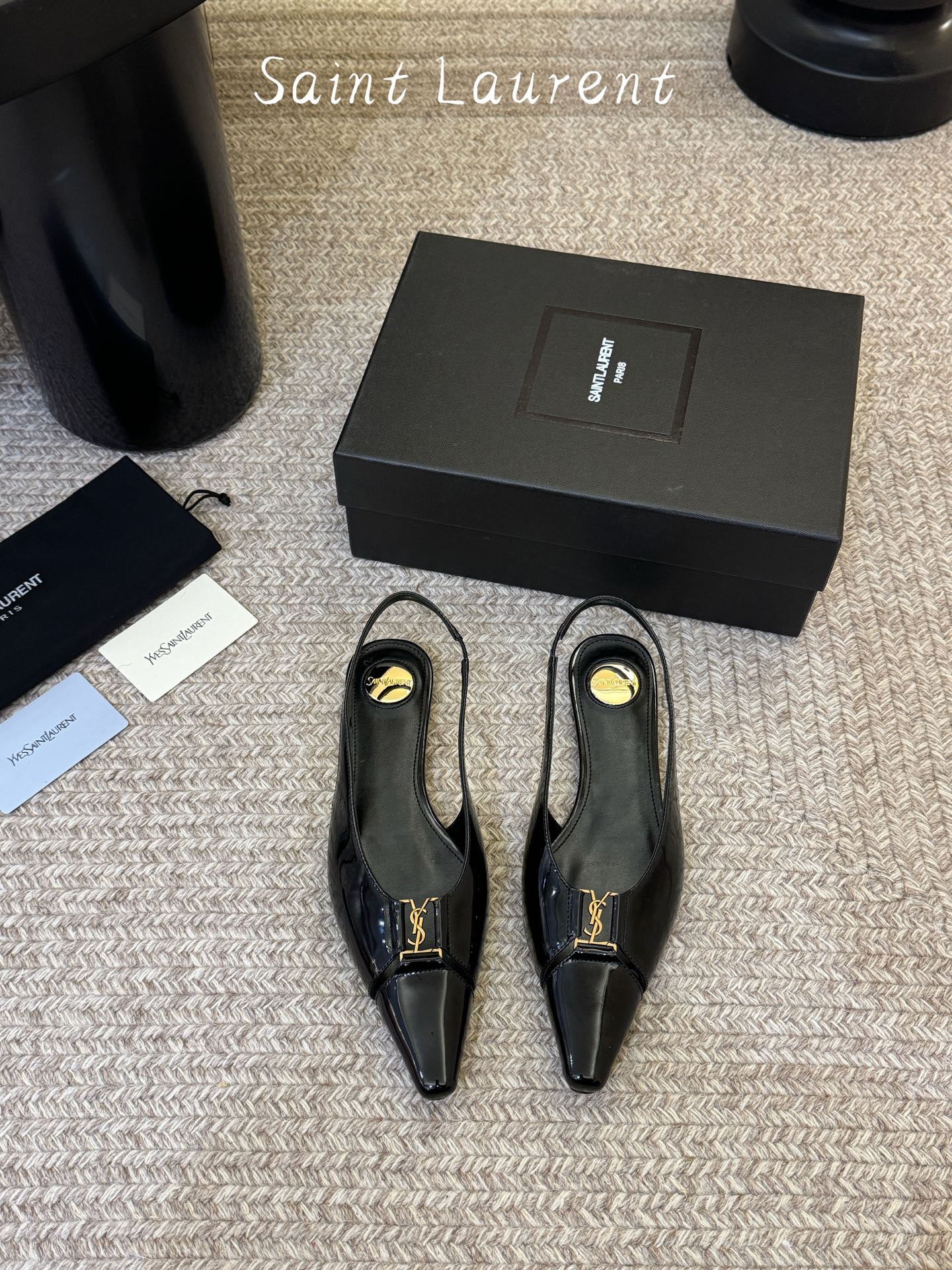 Saint Lauren* 圣罗兰走秀款超尖头平底单鞋走秀款 把美丽刑锯表现的淋漓尽致 姐姐的美丽尤物平