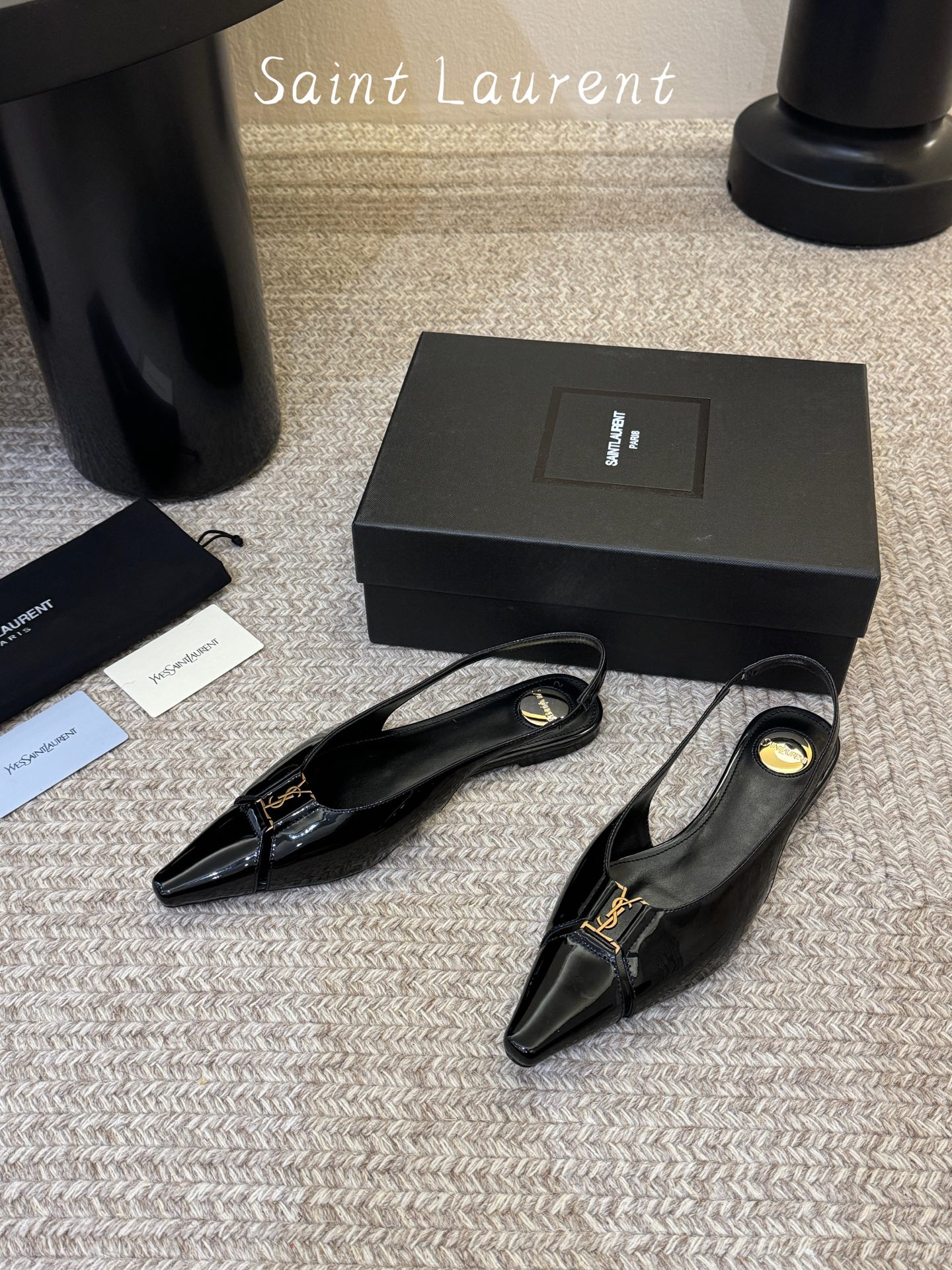 Saint Lauren* 圣罗兰走秀款超尖头平底单鞋走秀款 把美丽刑锯表现的淋漓尽致 姐姐的美丽尤物平