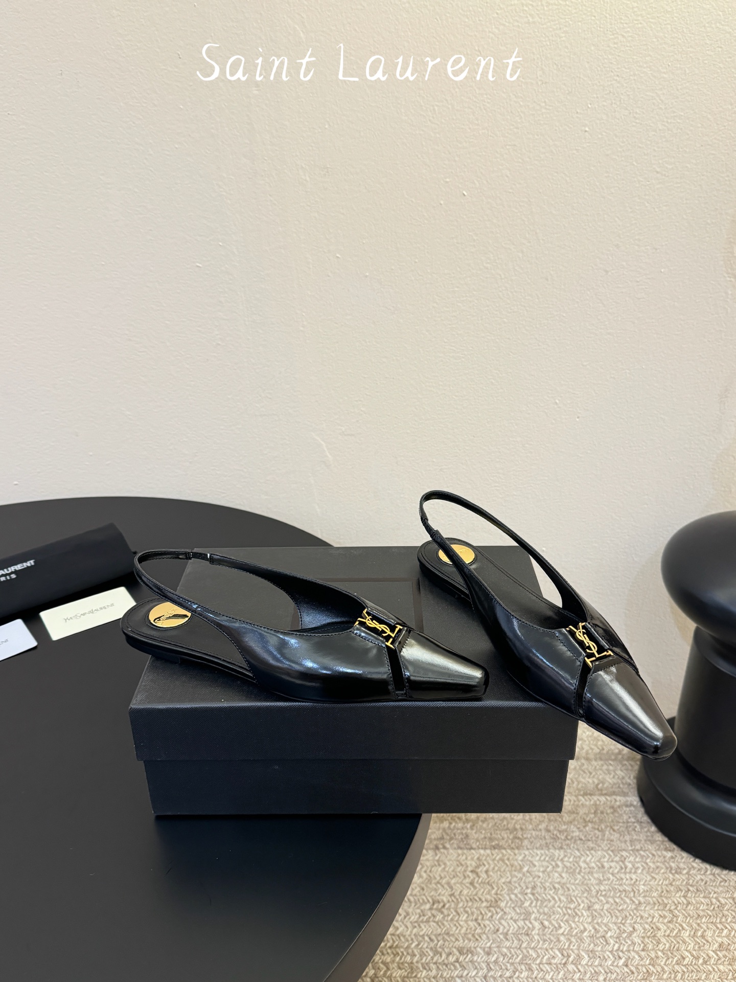 Saint Lauren* 圣罗兰走秀款超尖头平底单鞋走秀款 把美丽刑锯表现的淋漓尽致 姐姐的美丽尤物平