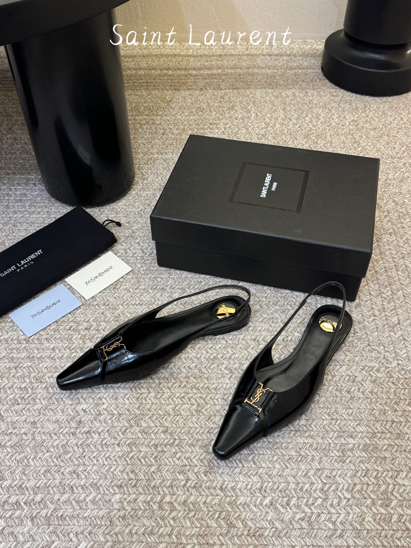 Saint Lauren* 圣罗兰走秀款超尖头平底单鞋走秀款 把美丽刑锯表现的淋漓尽致 姐姐的美丽尤物平