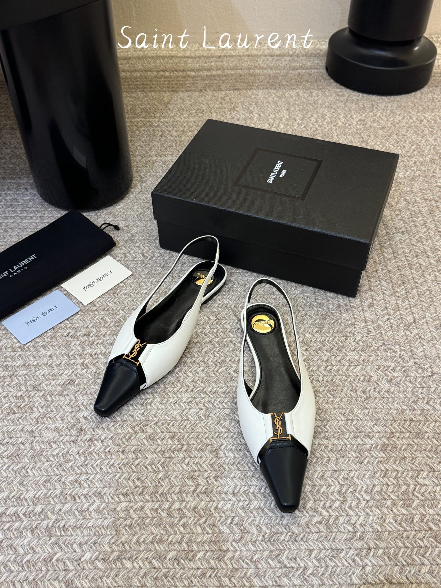 Saint Lauren* 圣罗兰走秀款超尖头平底单鞋走秀款 把美丽刑锯表现的淋漓尽致 姐姐的美丽尤物平