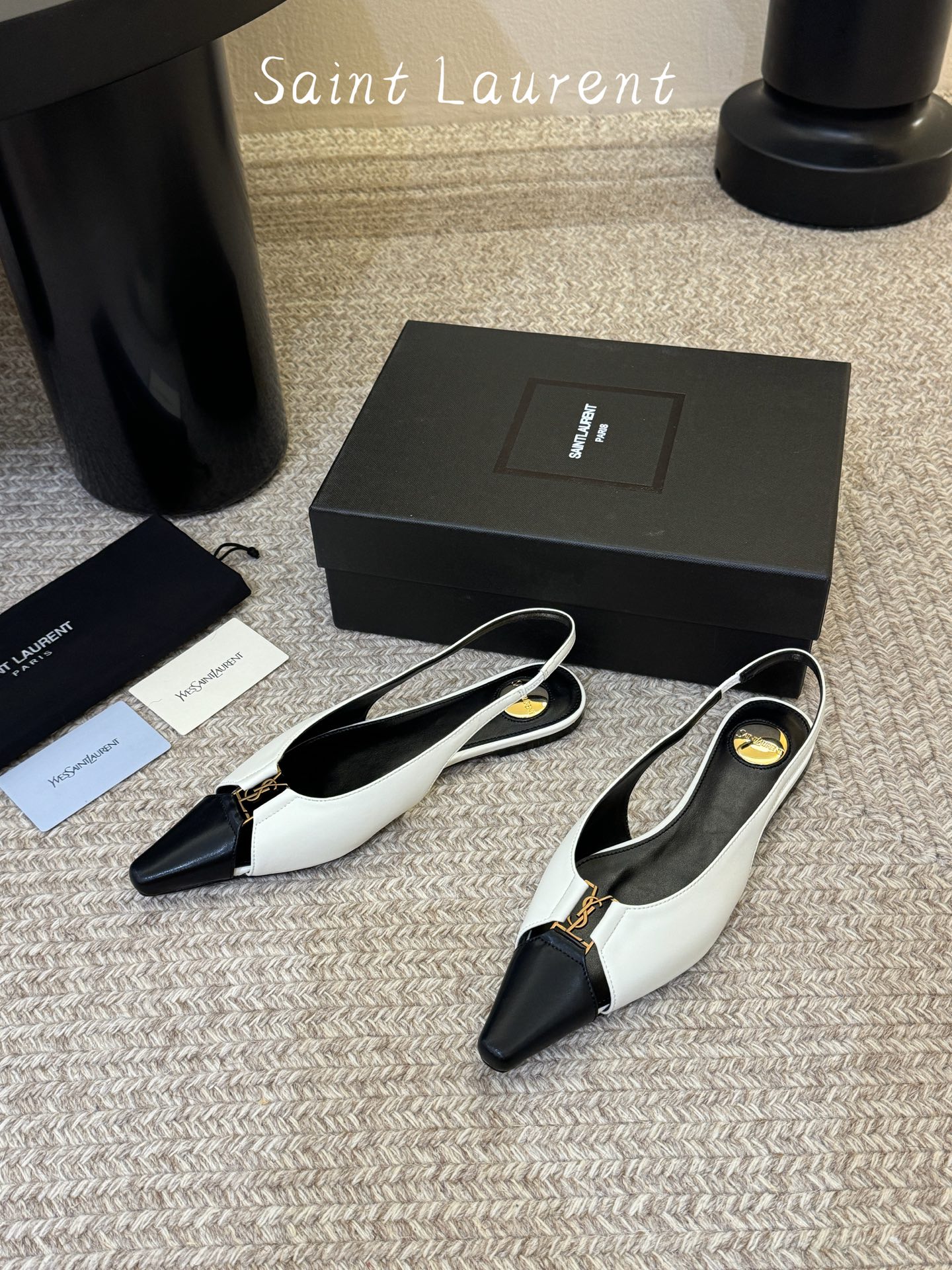 Saint Lauren* 圣罗兰走秀款超尖头平底单鞋走秀款 把美丽刑锯表现的淋漓尽致 姐姐的美丽尤物平