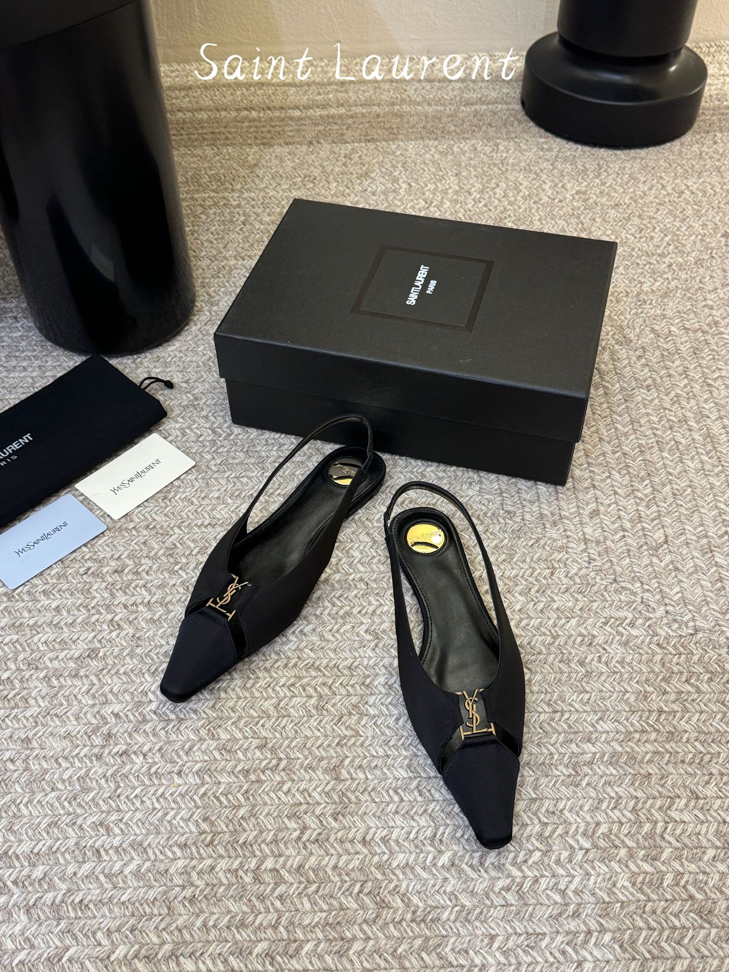 Saint Lauren* 圣罗兰走秀款超尖头平底单鞋走秀款 把美丽刑锯表现的淋漓尽致 姐姐的美丽尤物平