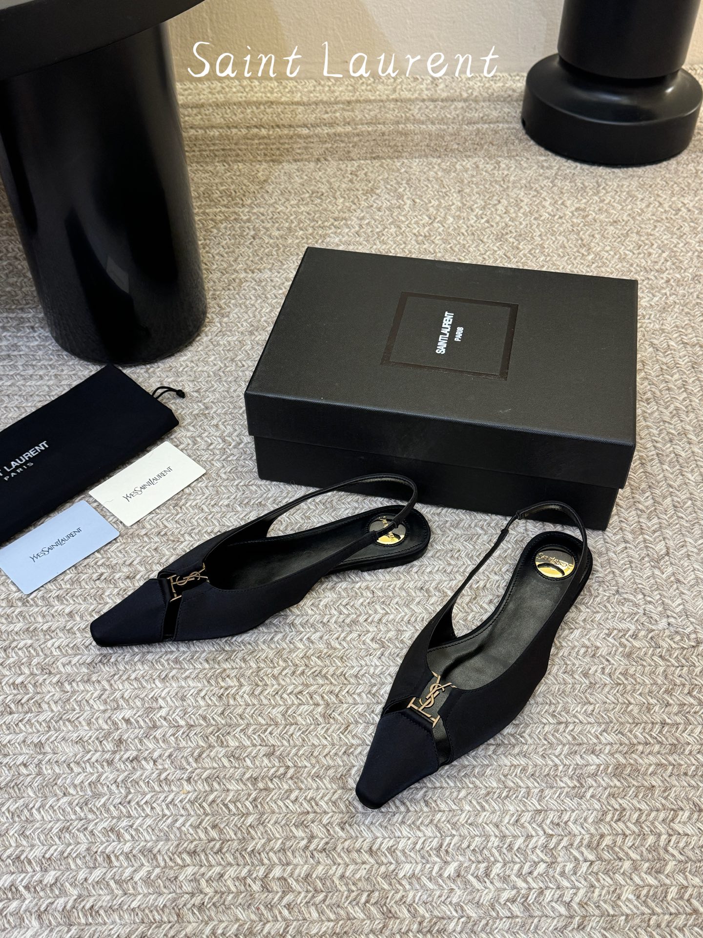 Saint Lauren* 圣罗兰走秀款超尖头平底单鞋走秀款 把美丽刑锯表现的淋漓尽致 姐姐的美丽尤物平