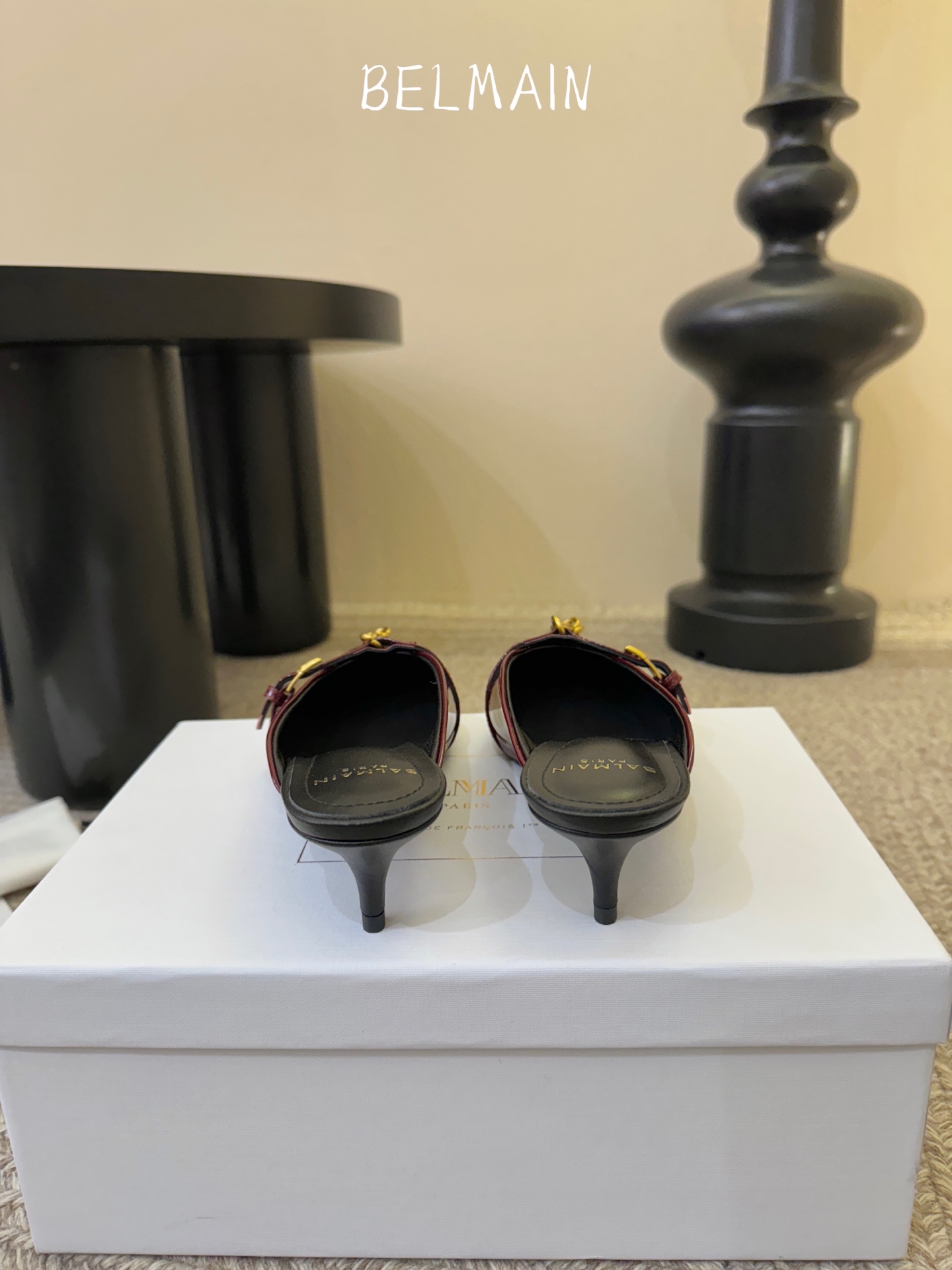 巴黎世家 BALENCA*A 新款牛皮拖鞋系列！这款鞋型是淑女尖头单鞋上脚美爆又百搭 INS爆款 原版购