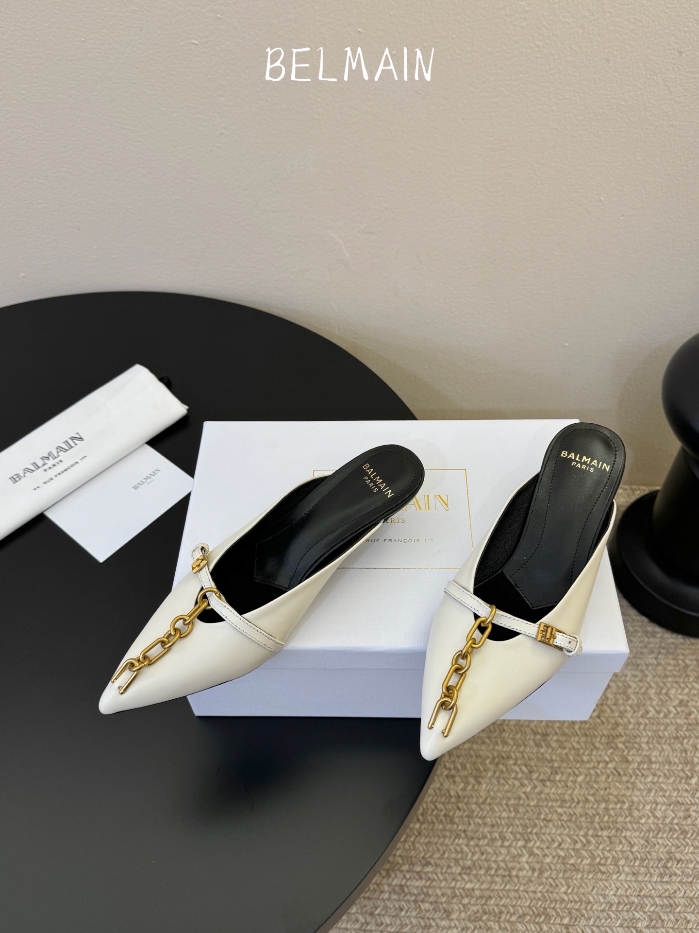 巴黎世家 BALENCA*A 新款牛皮拖鞋系列！这款鞋型是淑女尖头单鞋上脚美爆又百搭 INS爆款 原版购