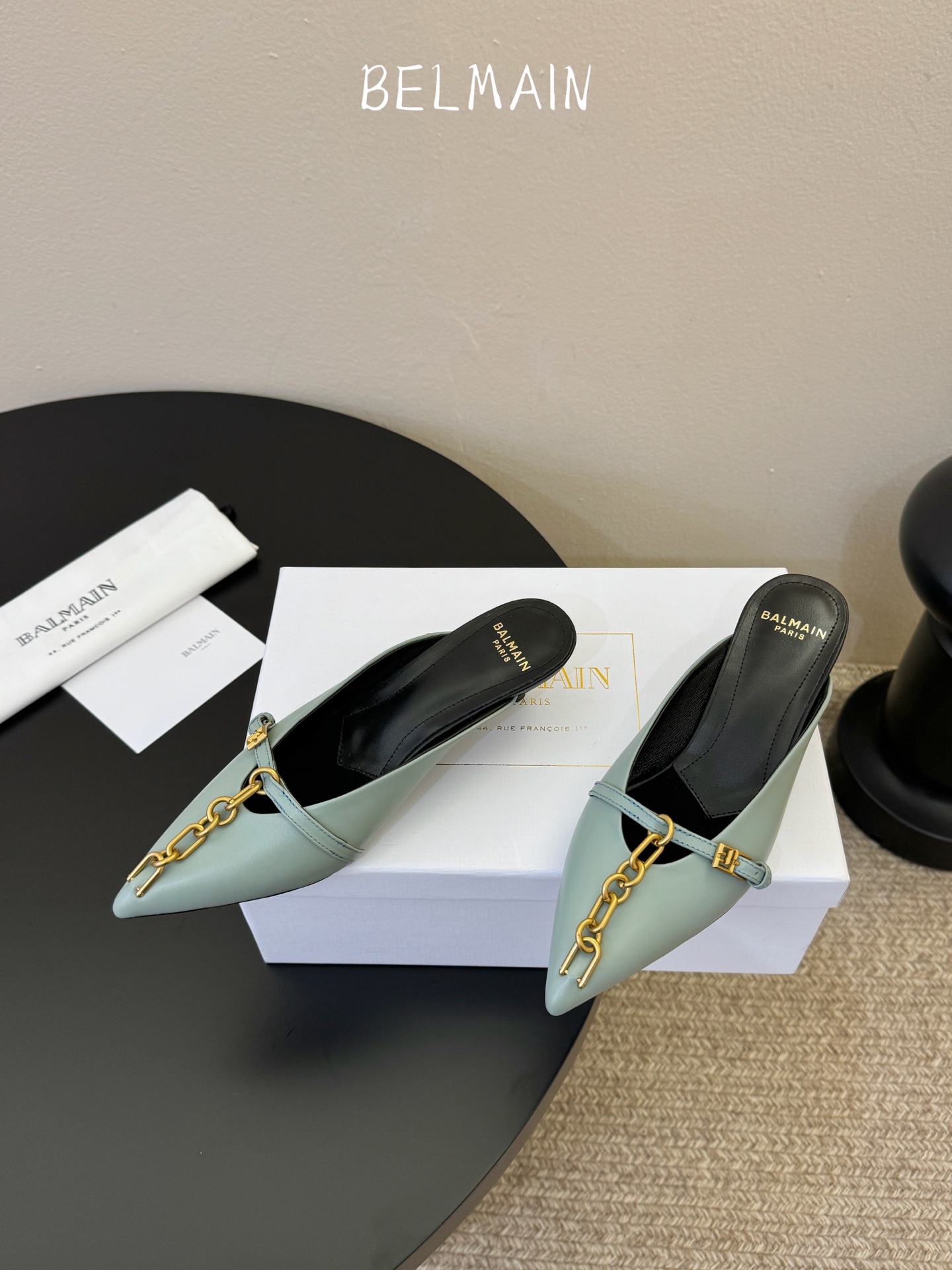 巴黎世家 BALENCA*A 新款牛皮拖鞋系列！这款鞋型是淑女尖头单鞋上脚美爆又百搭 INS爆款 原版购