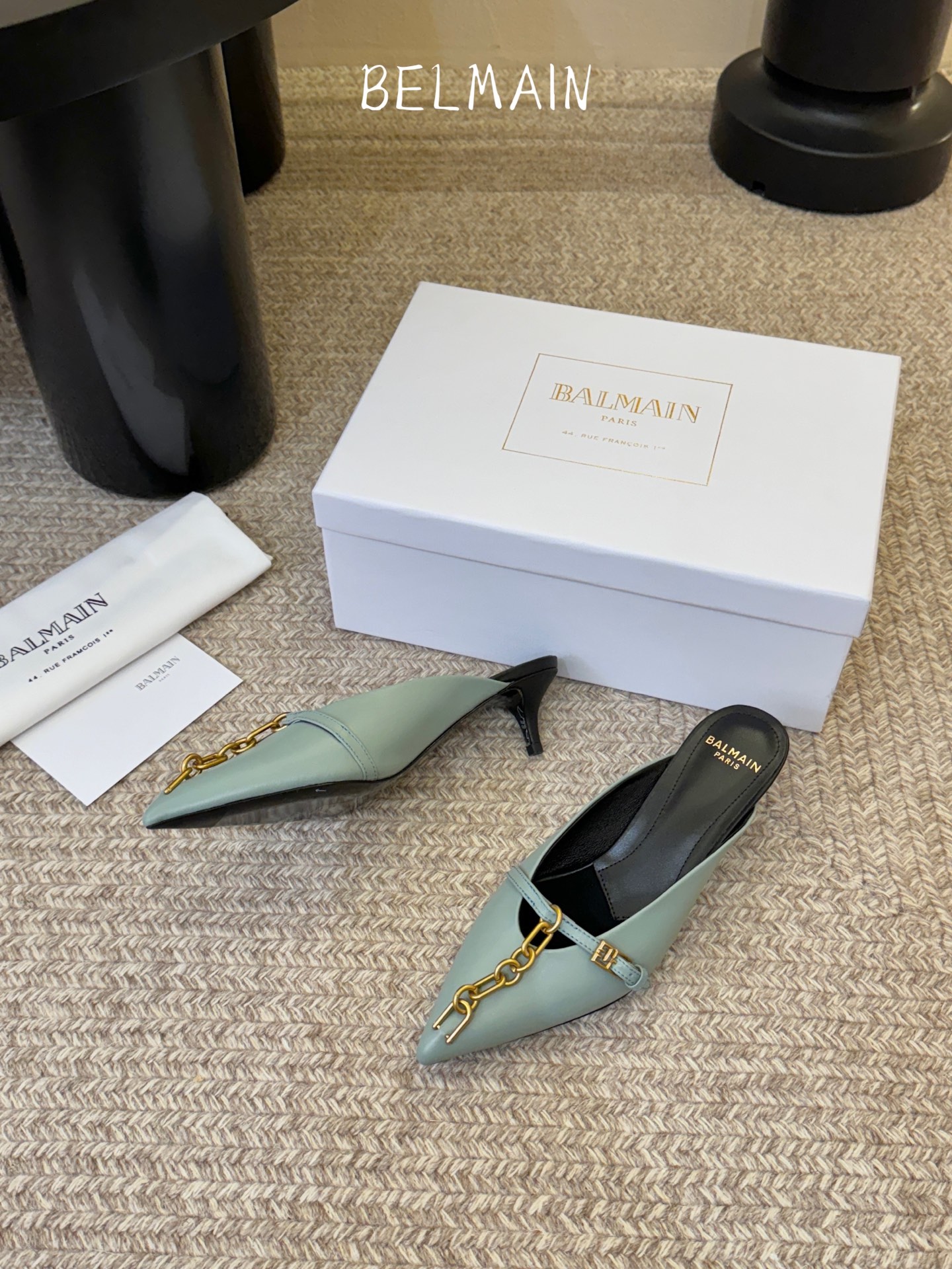 巴黎世家 BALENCA*A 新款牛皮拖鞋系列！这款鞋型是淑女尖头单鞋上脚美爆又百搭 INS爆款 原版购