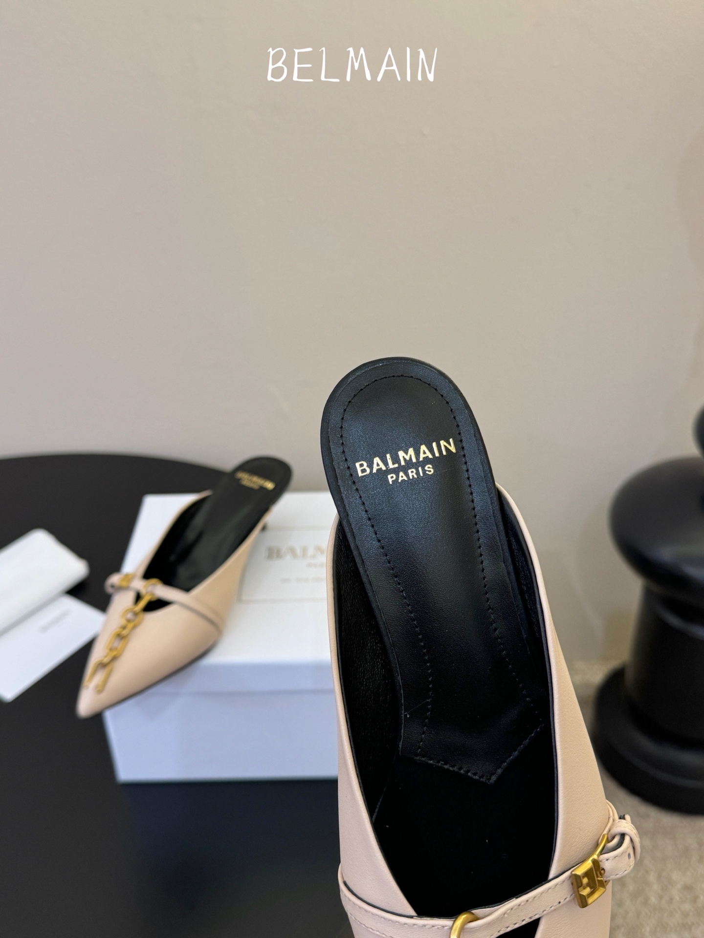 巴黎世家 BALENCA*A 新款牛皮拖鞋系列！这款鞋型是淑女尖头单鞋上脚美爆又百搭 INS爆款 原版购