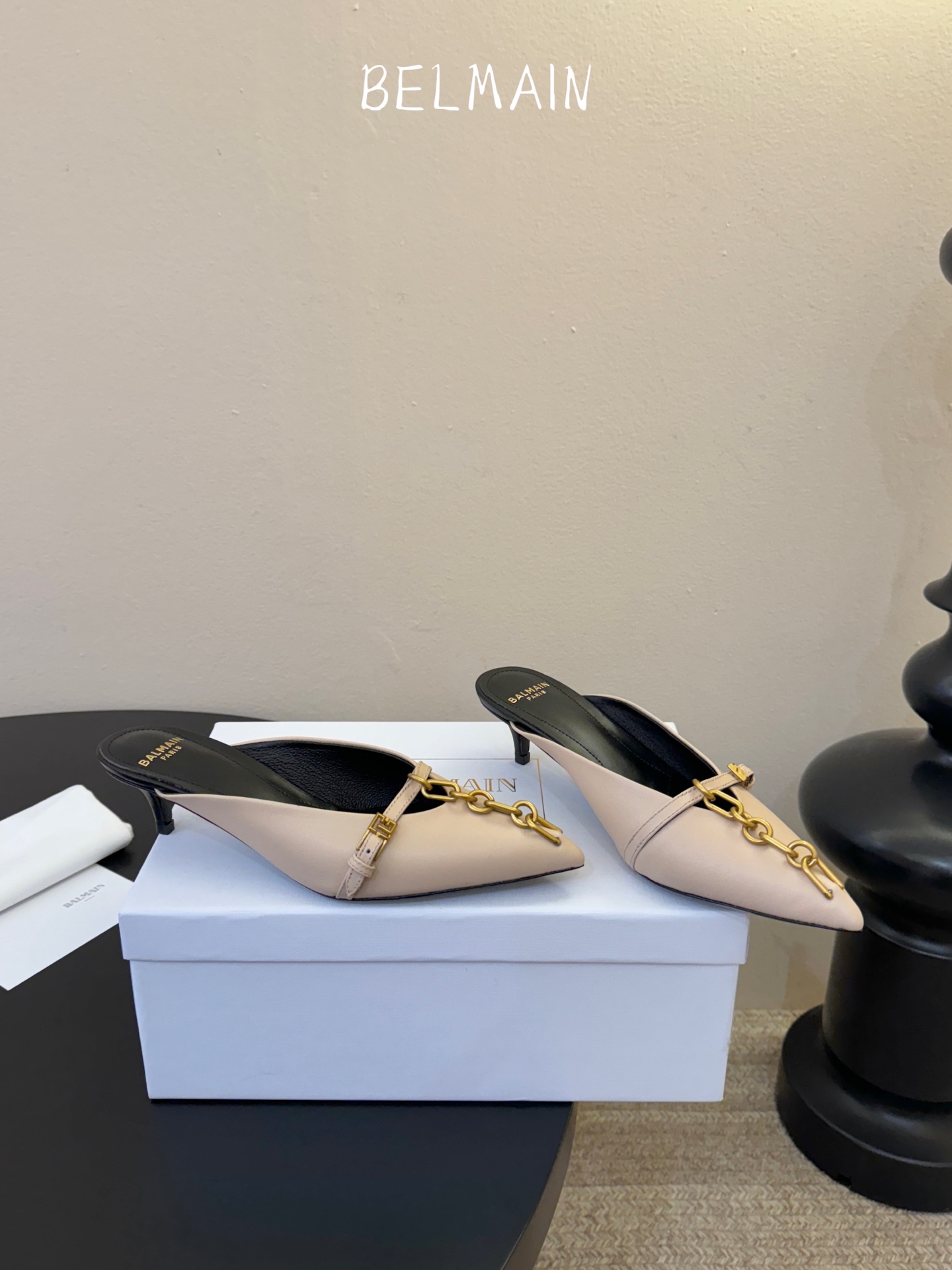 巴黎世家 BALENCA*A 新款牛皮拖鞋系列！这款鞋型是淑女尖头单鞋上脚美爆又百搭 INS爆款 原版购