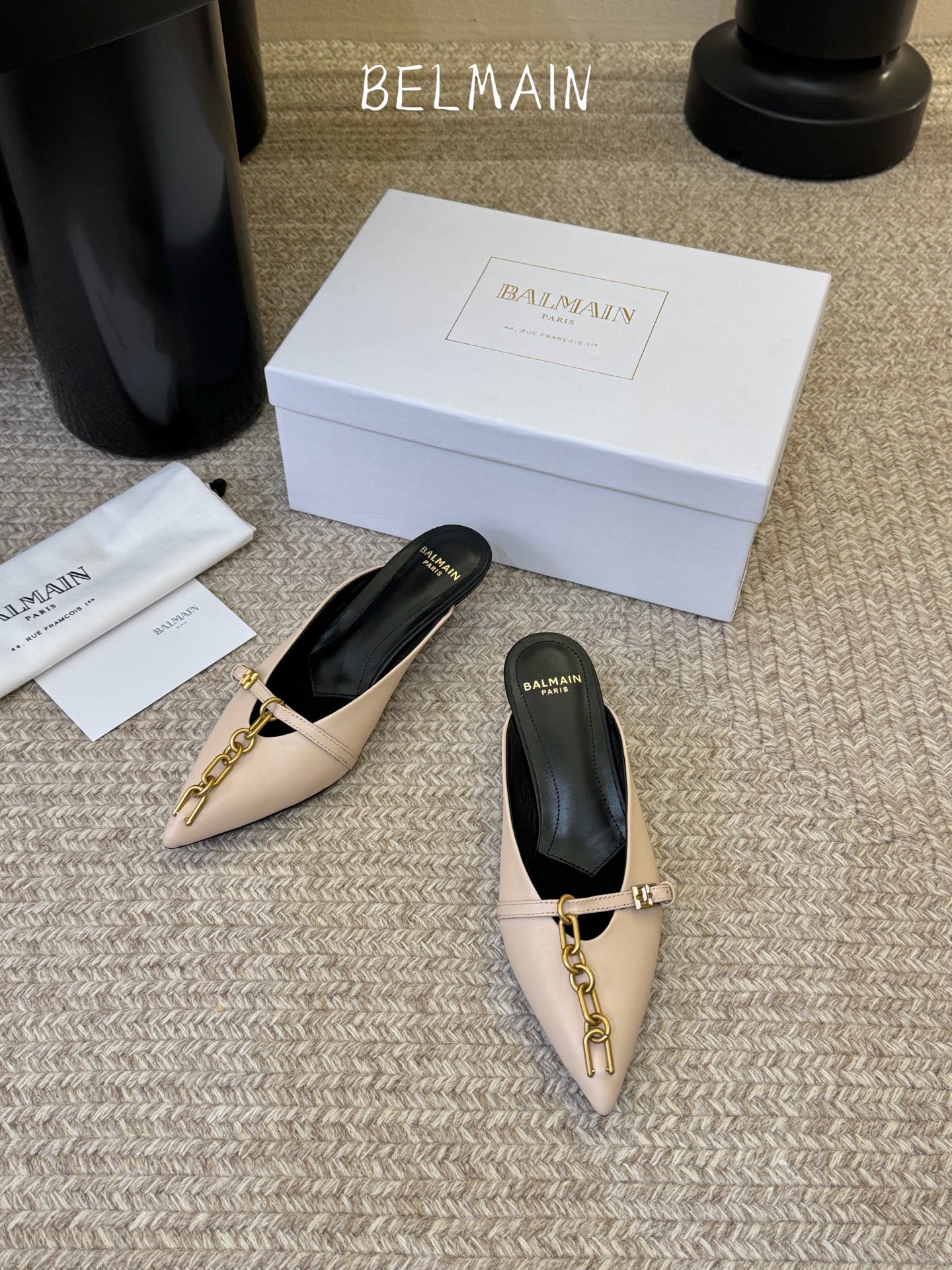 巴黎世家 BALENCA*A 新款牛皮拖鞋系列！这款鞋型是淑女尖头单鞋上脚美爆又百搭 INS爆款 原版购