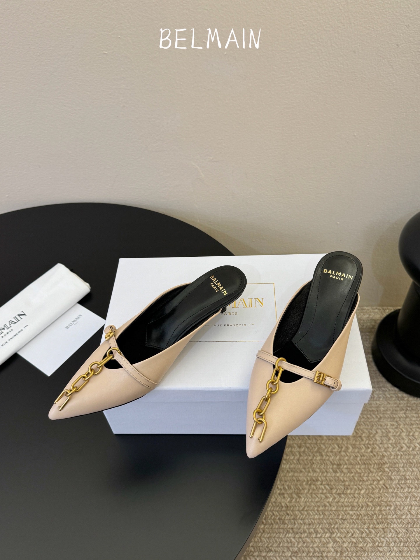 巴黎世家 BALENCA*A 新款牛皮拖鞋系列！这款鞋型是淑女尖头单鞋上脚美爆又百搭 INS爆款 原版购