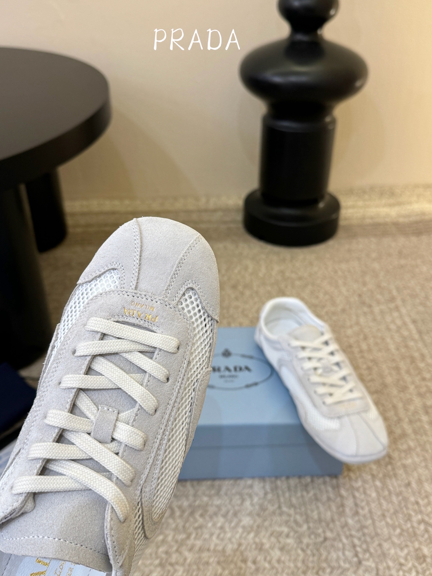 顶级Prada 普拉达 春夏新款 德训鞋 休闲鞋 精工制造，缝线均匀，皮质质感一览无余，多色拼接，时尚大