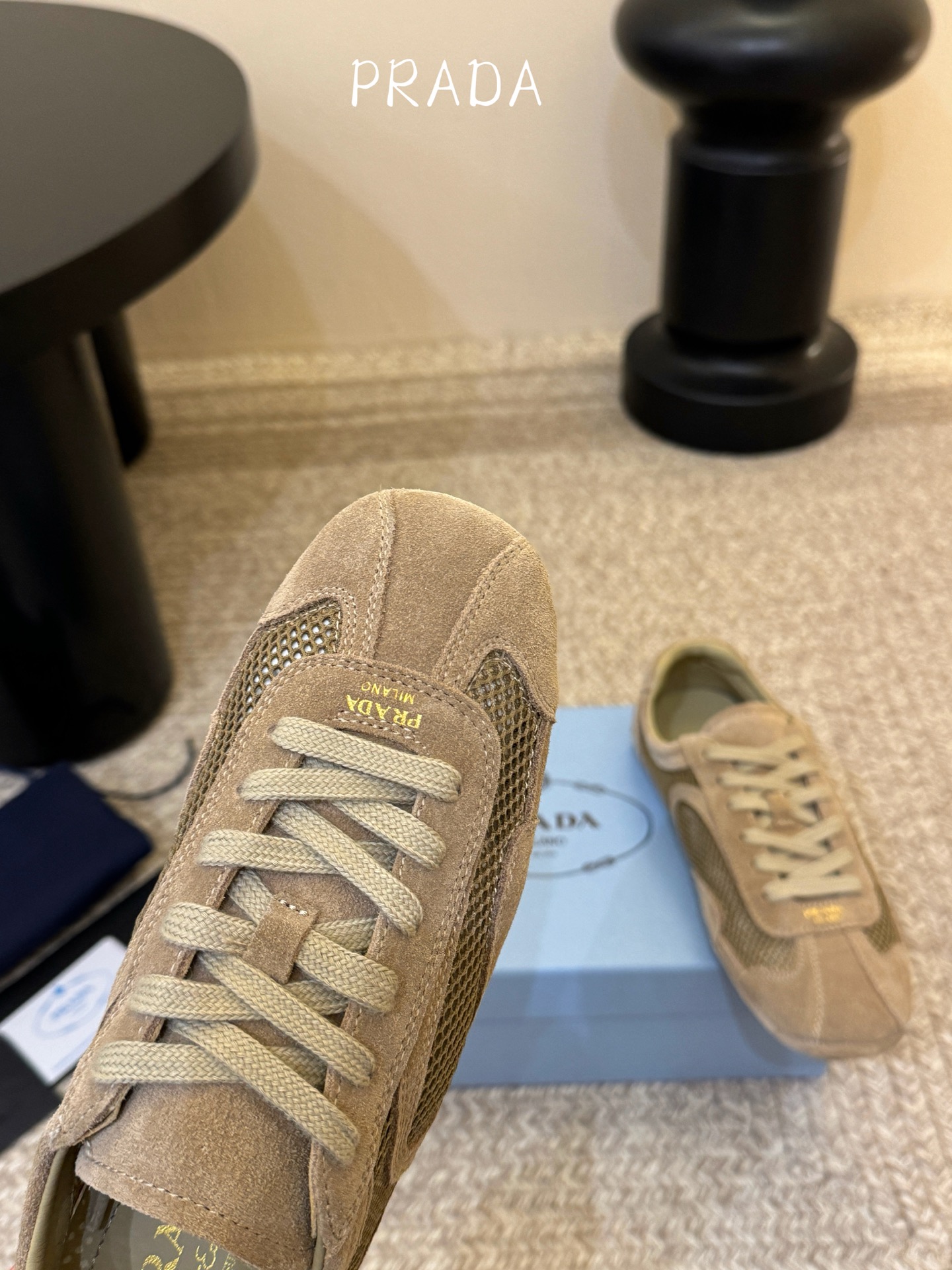 顶级Prada 普拉达 春夏新款 德训鞋 休闲鞋 精工制造，缝线均匀，皮质质感一览无余，多色拼接，时尚大