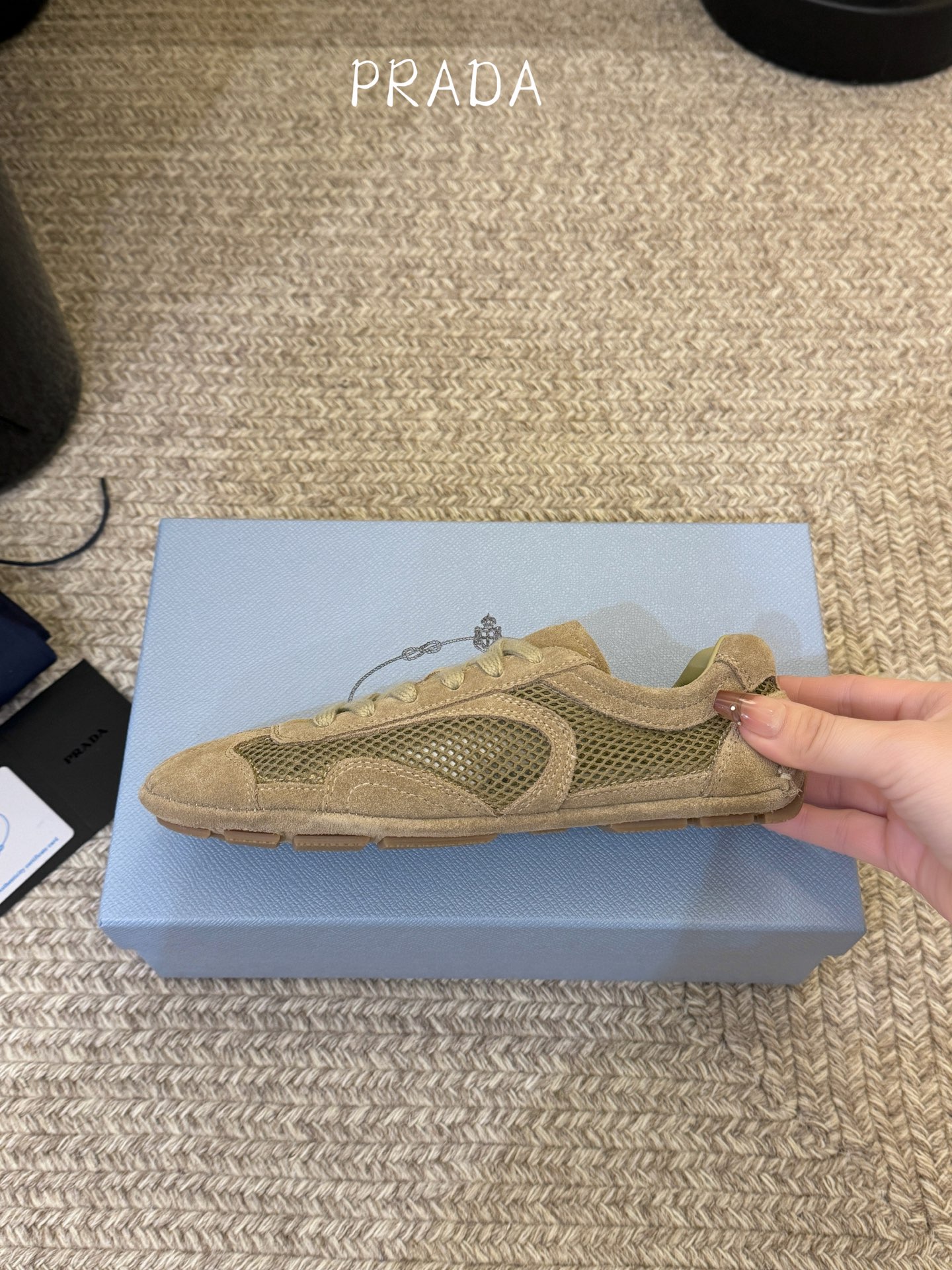 顶级Prada 普拉达 春夏新款 德训鞋 休闲鞋 精工制造，缝线均匀，皮质质感一览无余，多色拼接，时尚大