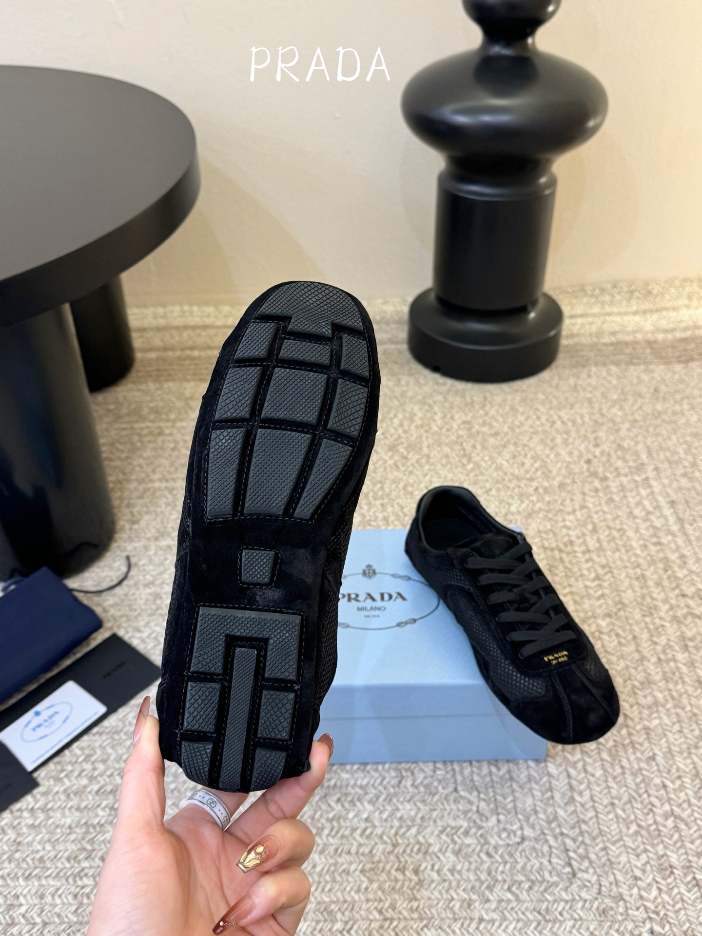 顶级Prada 普拉达 春夏新款 德训鞋 休闲鞋 精工制造，缝线均匀，皮质质感一览无余，多色拼接，时尚大