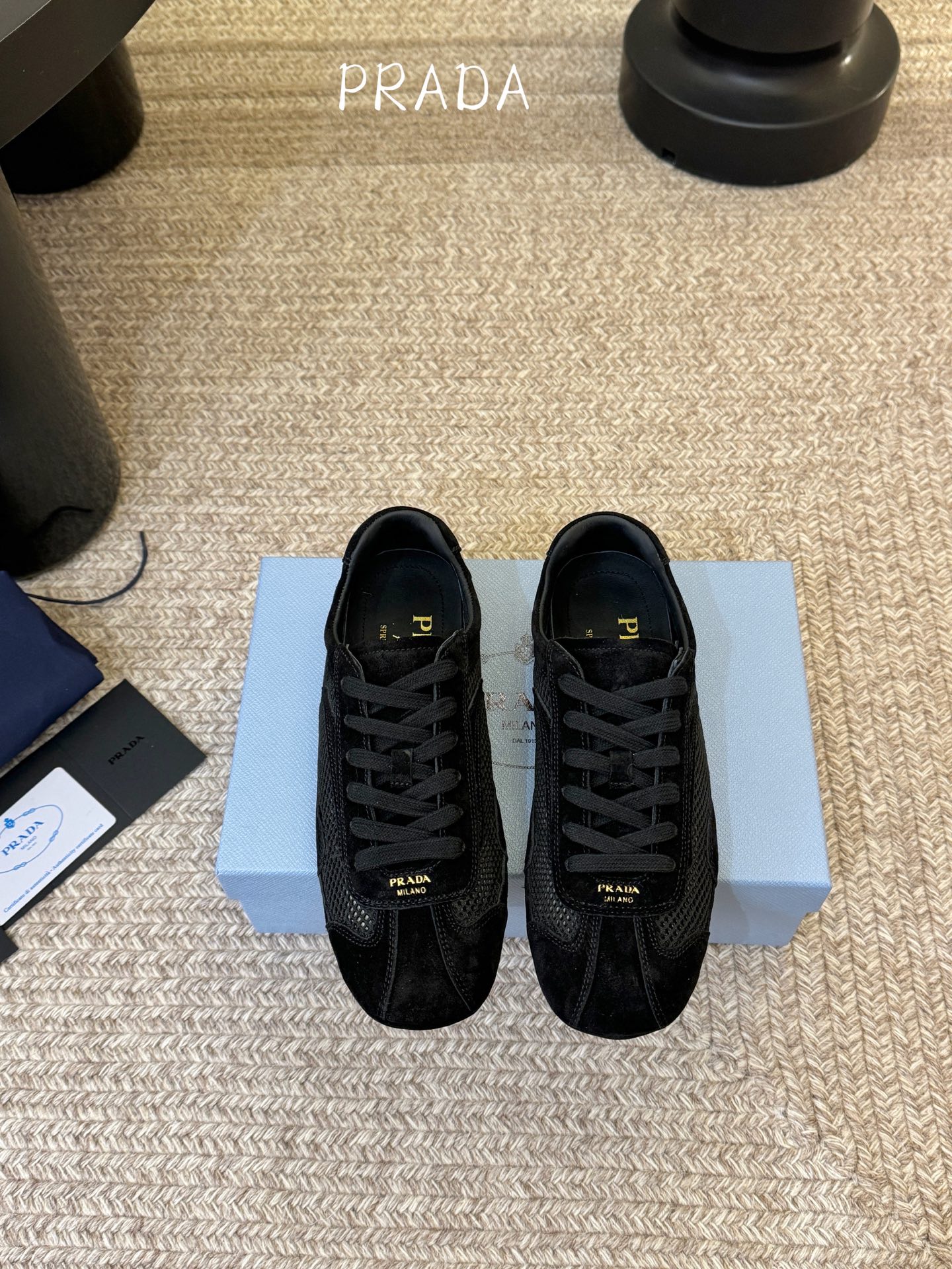 顶级Prada 普拉达 春夏新款 德训鞋 休闲鞋 精工制造，缝线均匀，皮质质感一览无余，多色拼接，时尚大