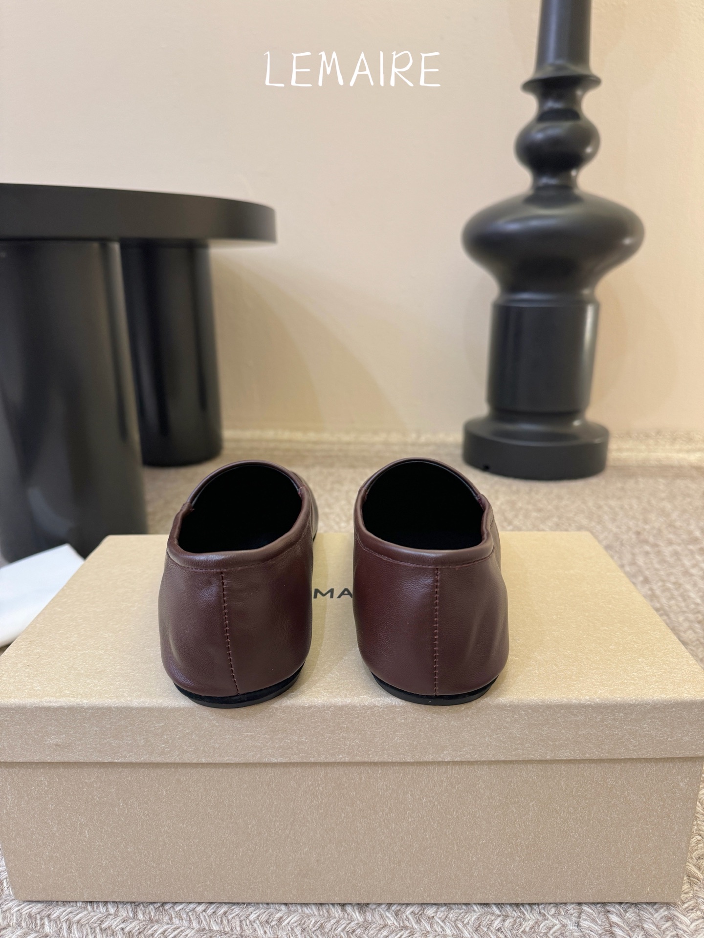 Lemaire 2026春夏新款 方头 平底 一脚蹬 乐福鞋​​Lemaire奶黄色乐福鞋，简约大方，方