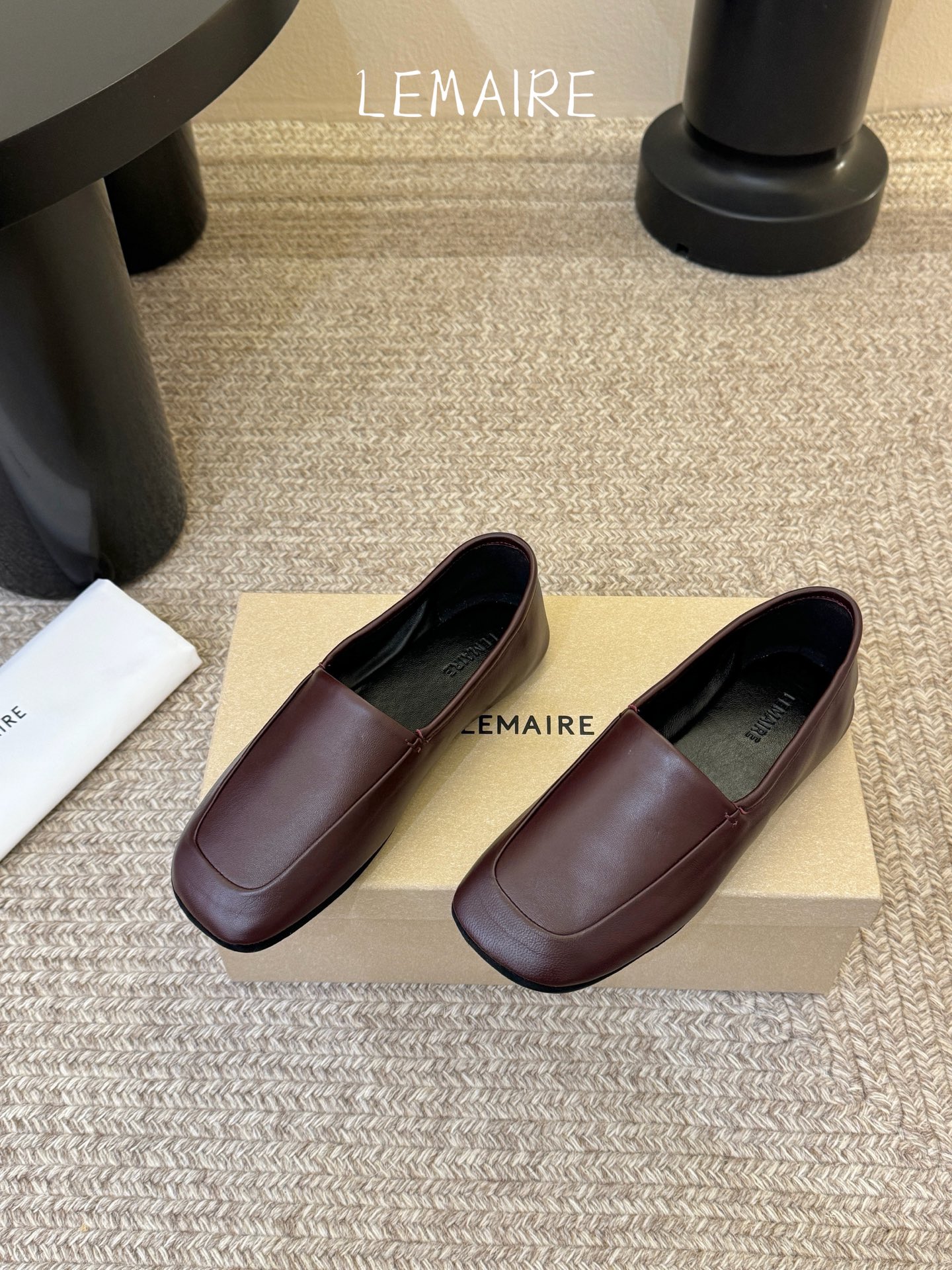 Lemaire 2026春夏新款 方头 平底 一脚蹬 乐福鞋​​Lemaire奶黄色乐福鞋，简约大方，方